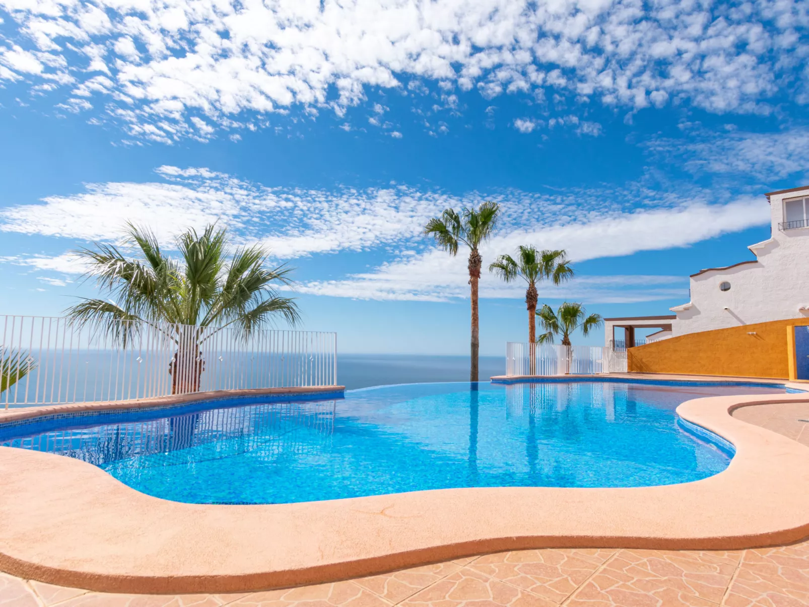 Vista Mar-Outside