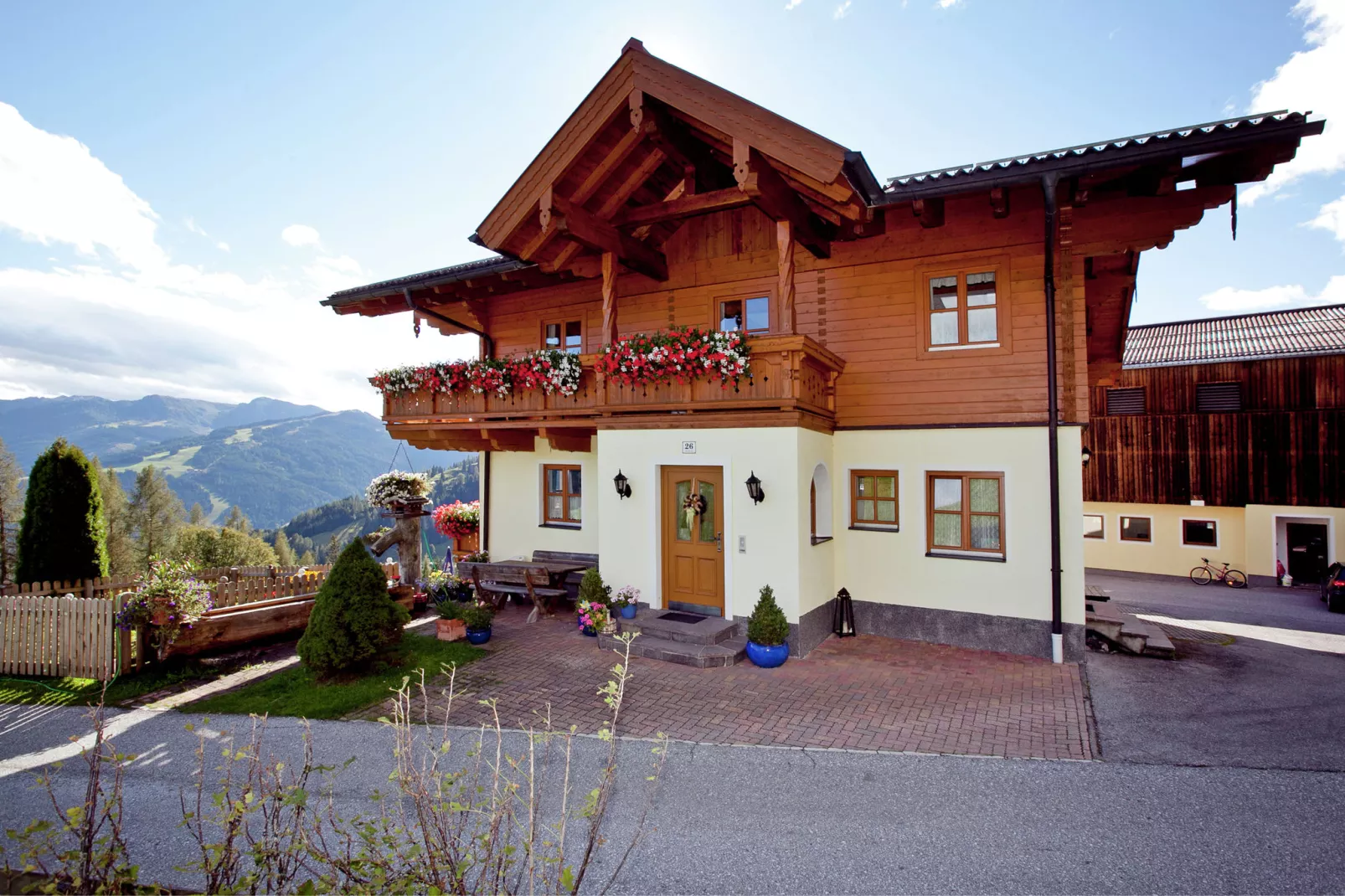 Landhaus Apartment-Exterior summer