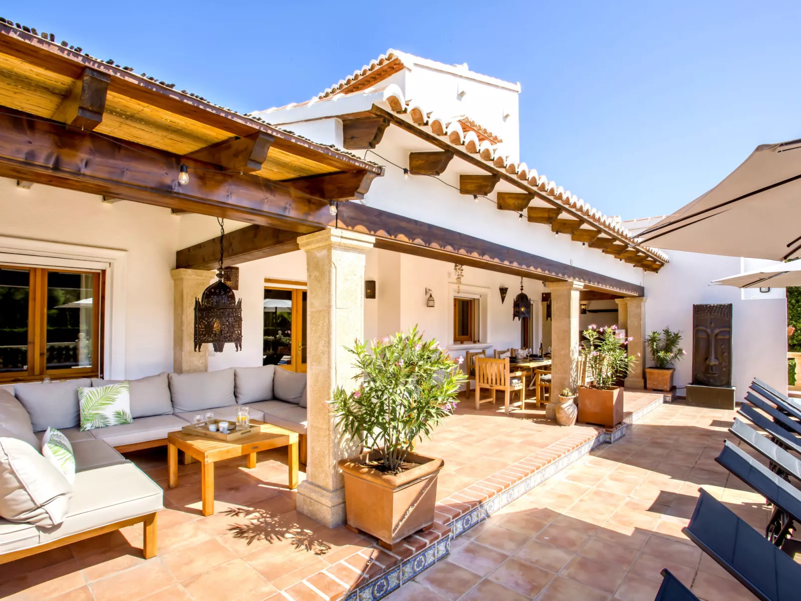 Villa Lantana-Outside