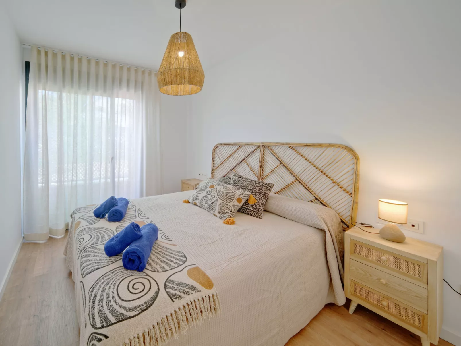 Essential Javea-Inside