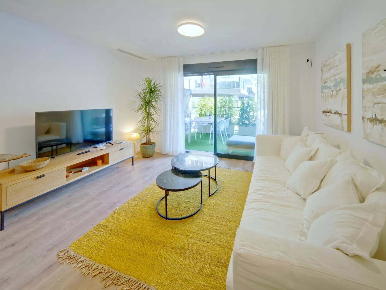 Essential Javea-Inside