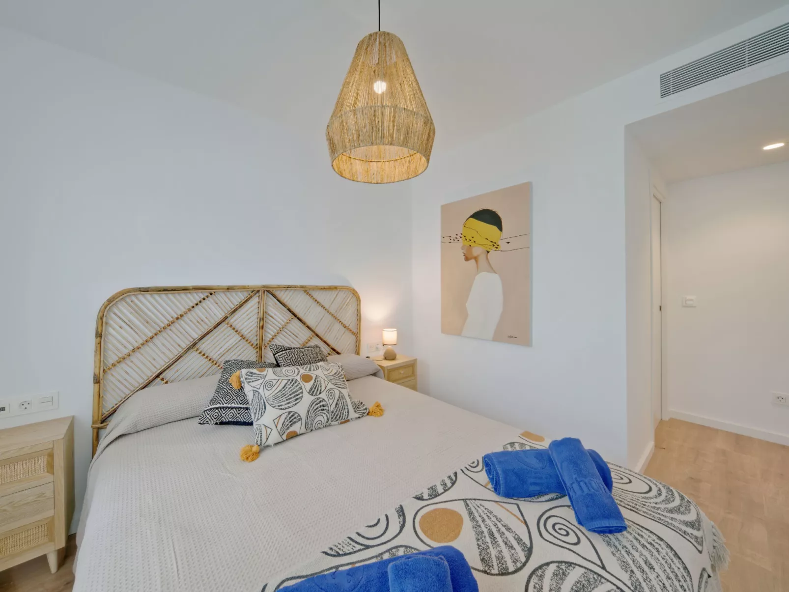 Essential Javea-Inside