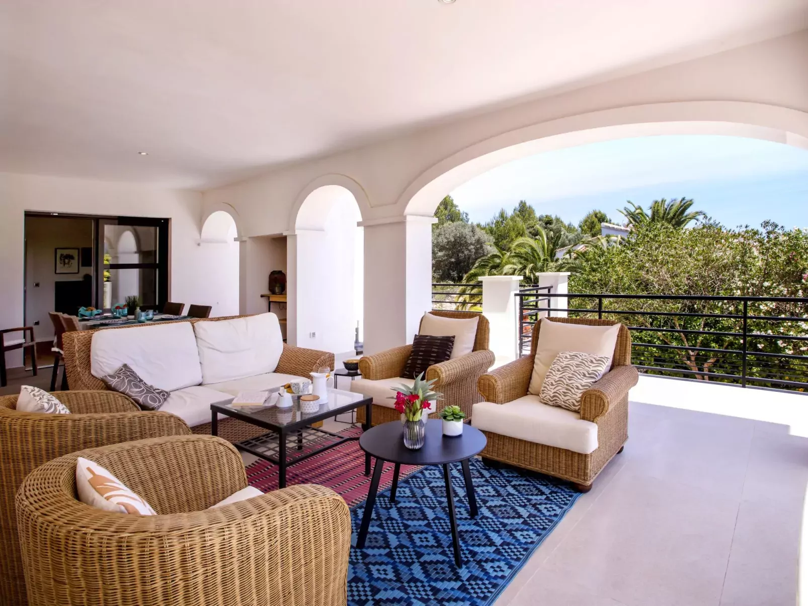 Villa Almandrina-Outside