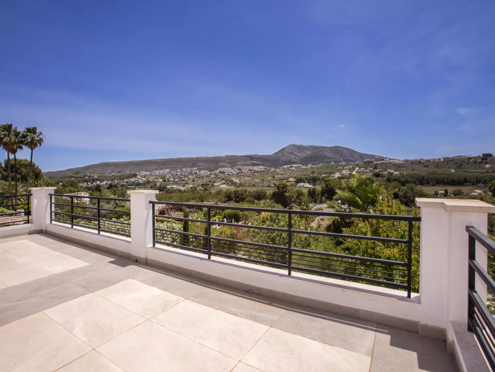 Villa Almandrina-Outside