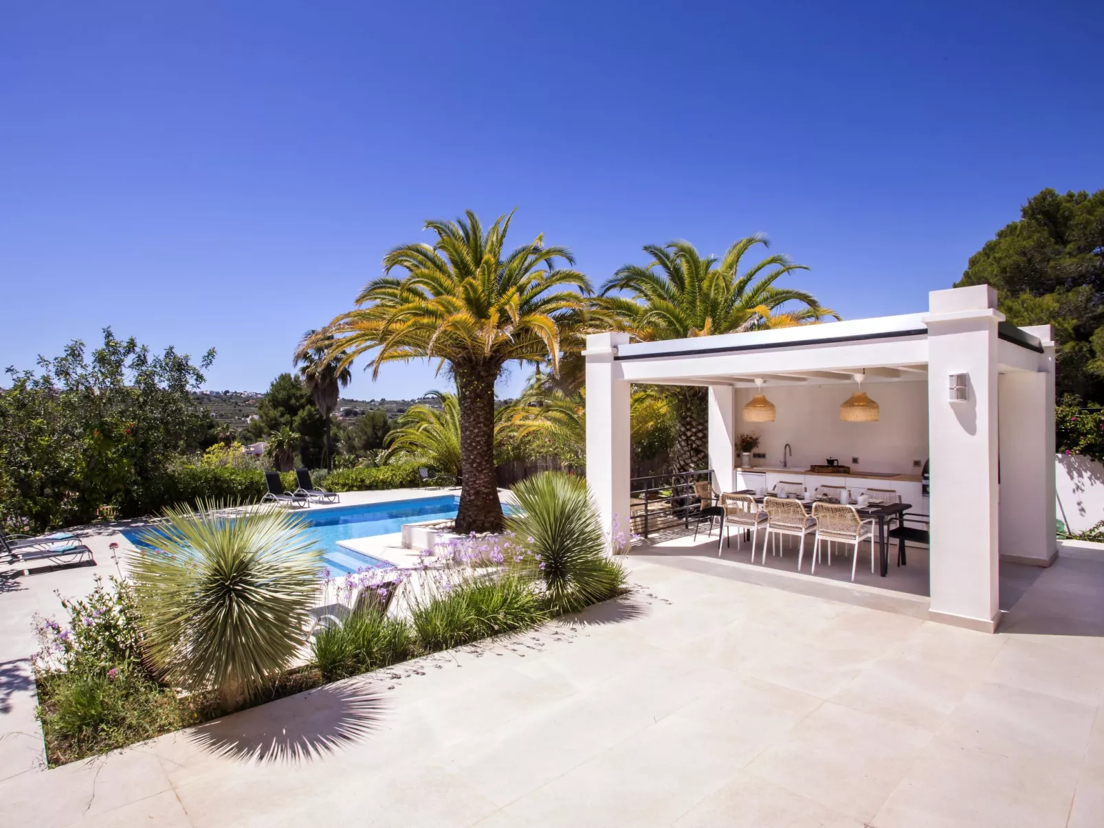 Villa Almandrina-Outside