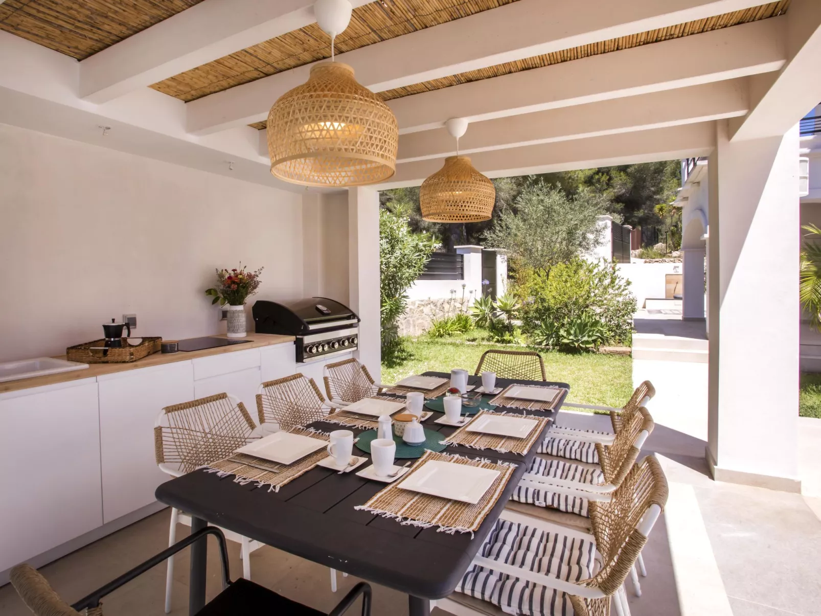 Villa Almandrina-Outside
