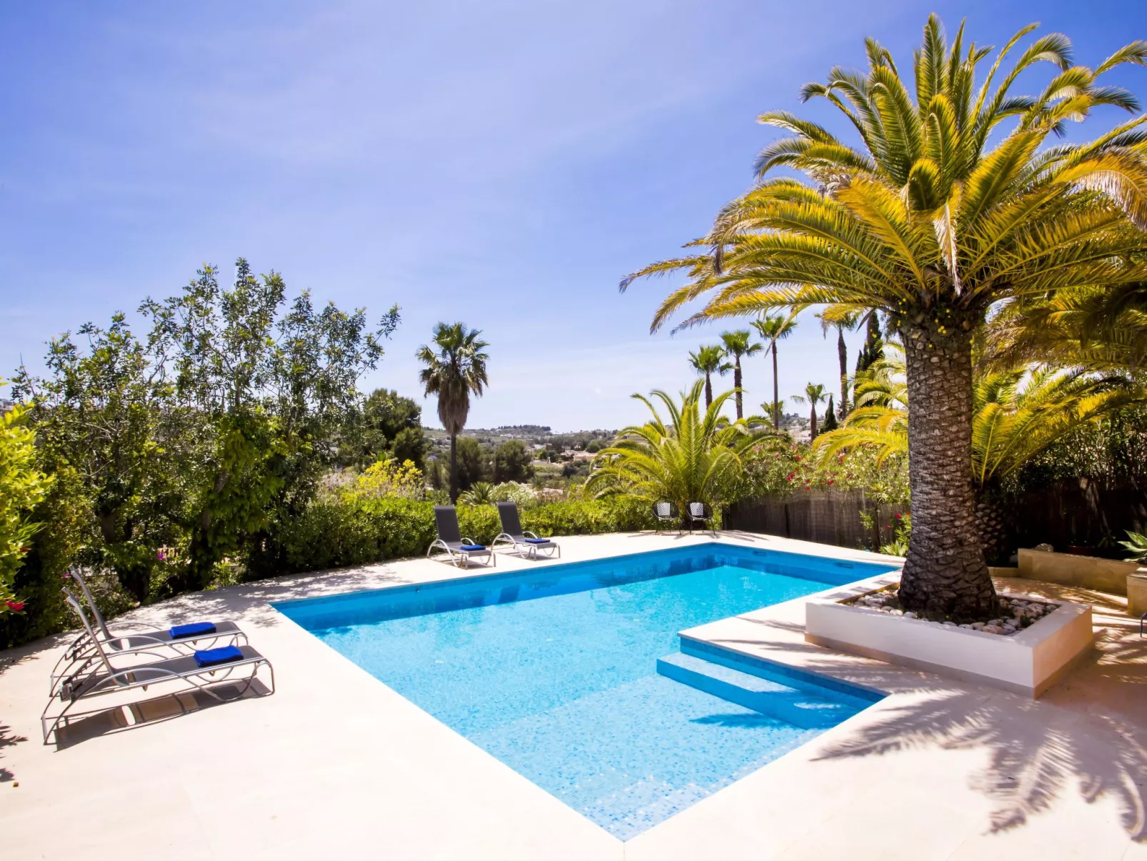 Villa Almandrina-Outside