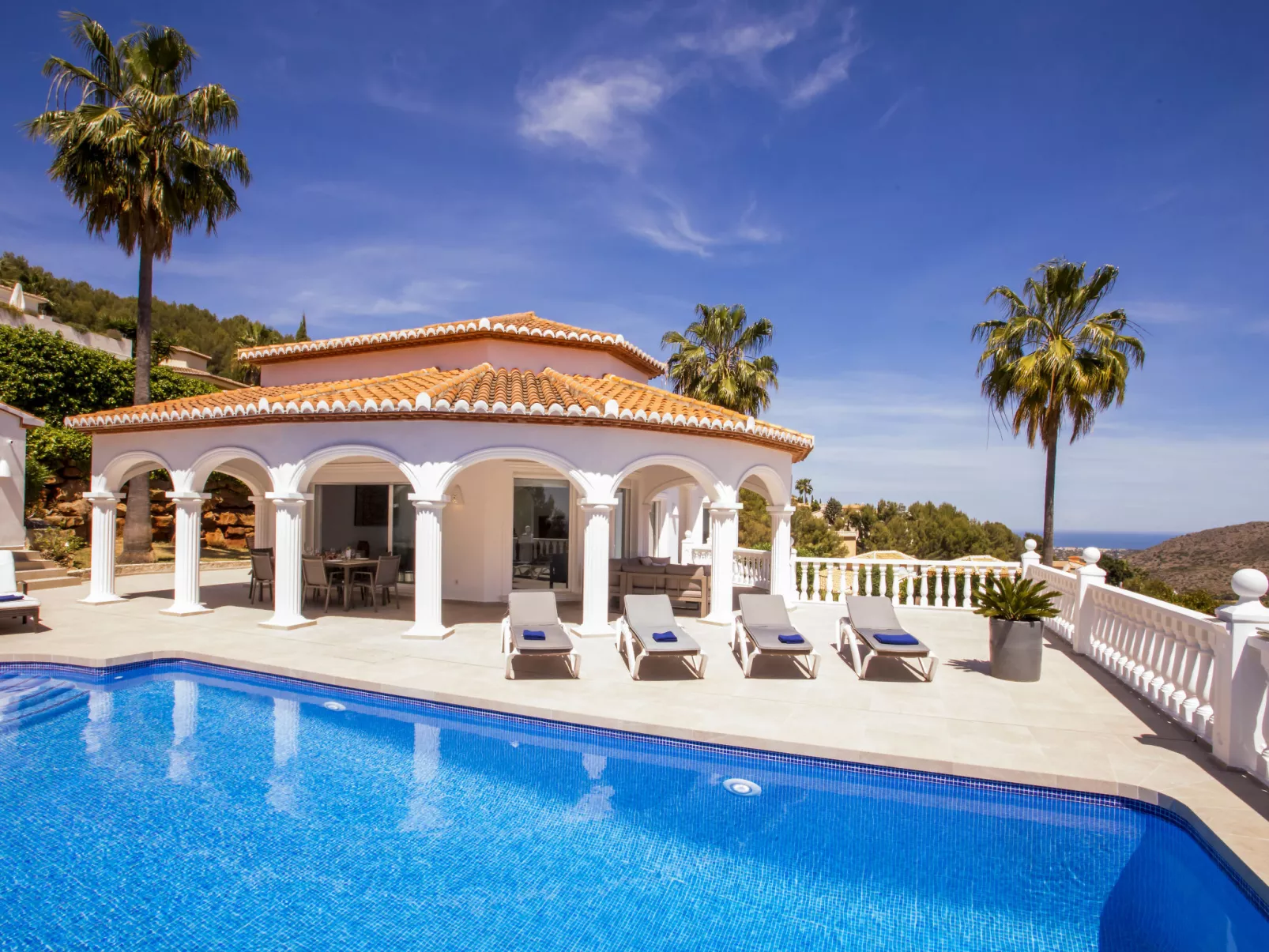 Villa Alta Vista-Outside