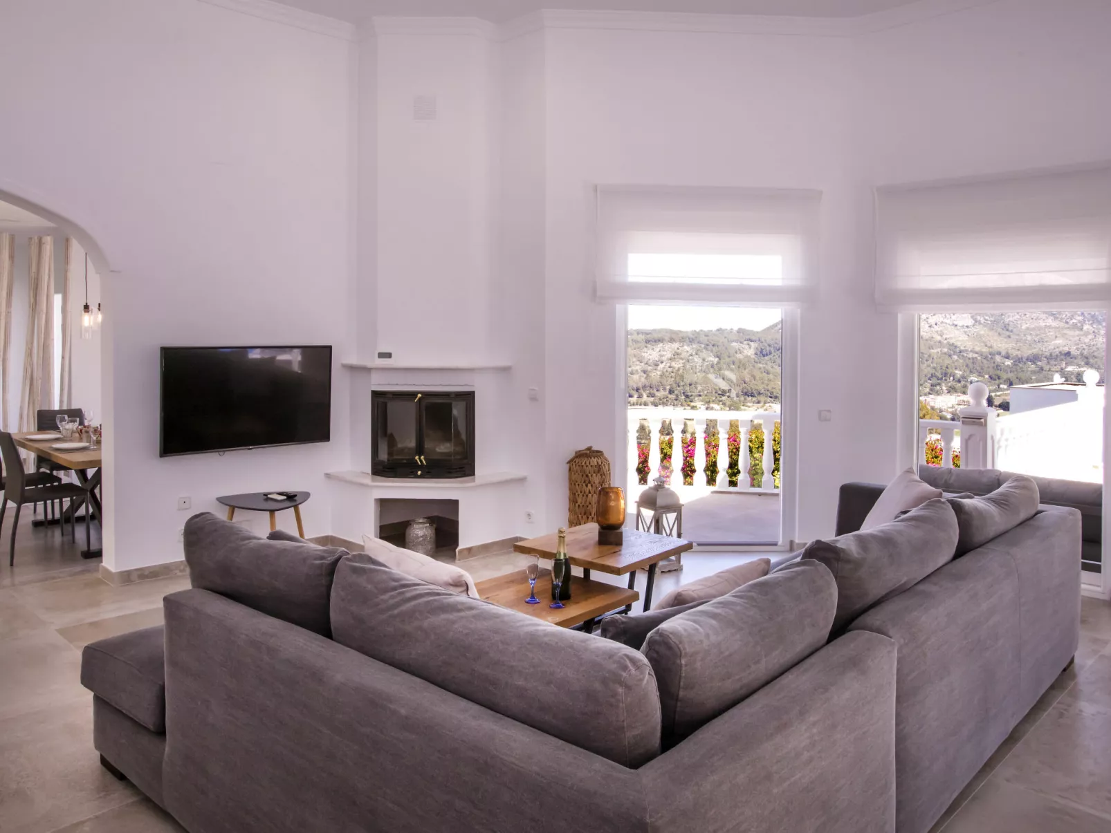 Villa Alta Vista-Inside