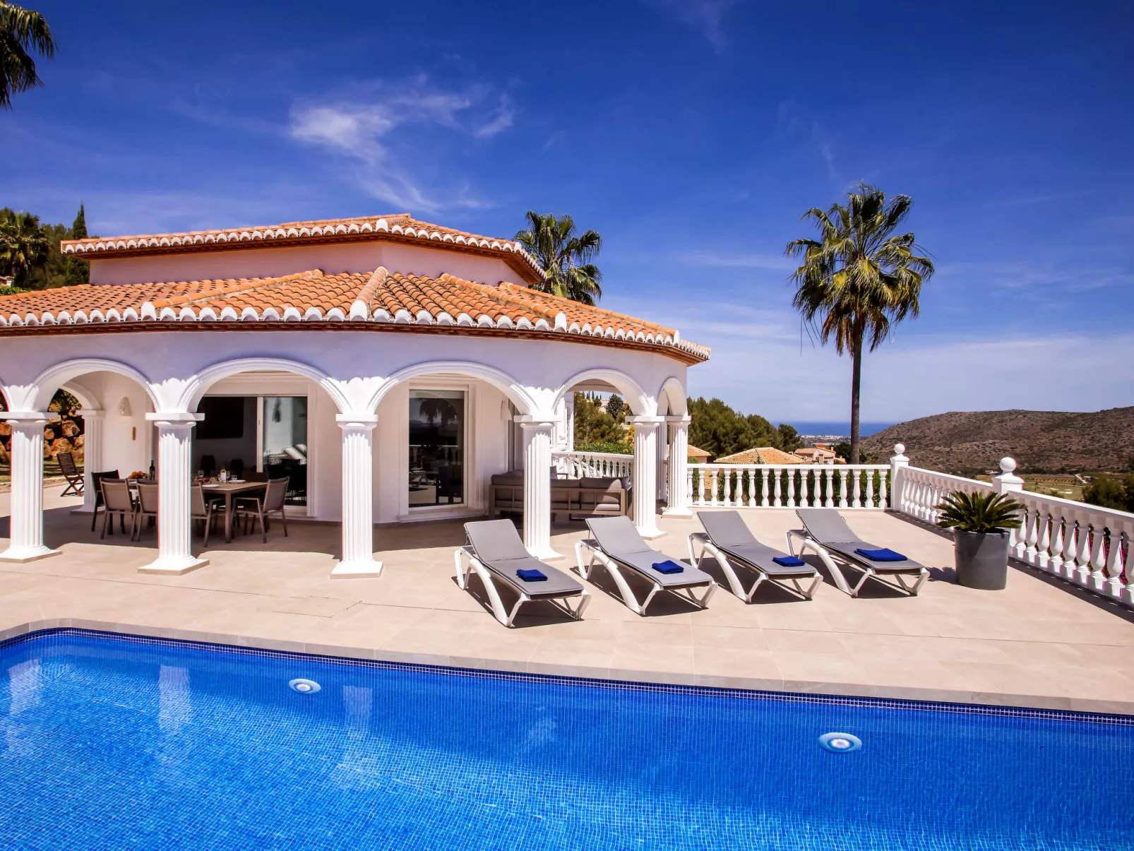 Villa Alta Vista-Outside