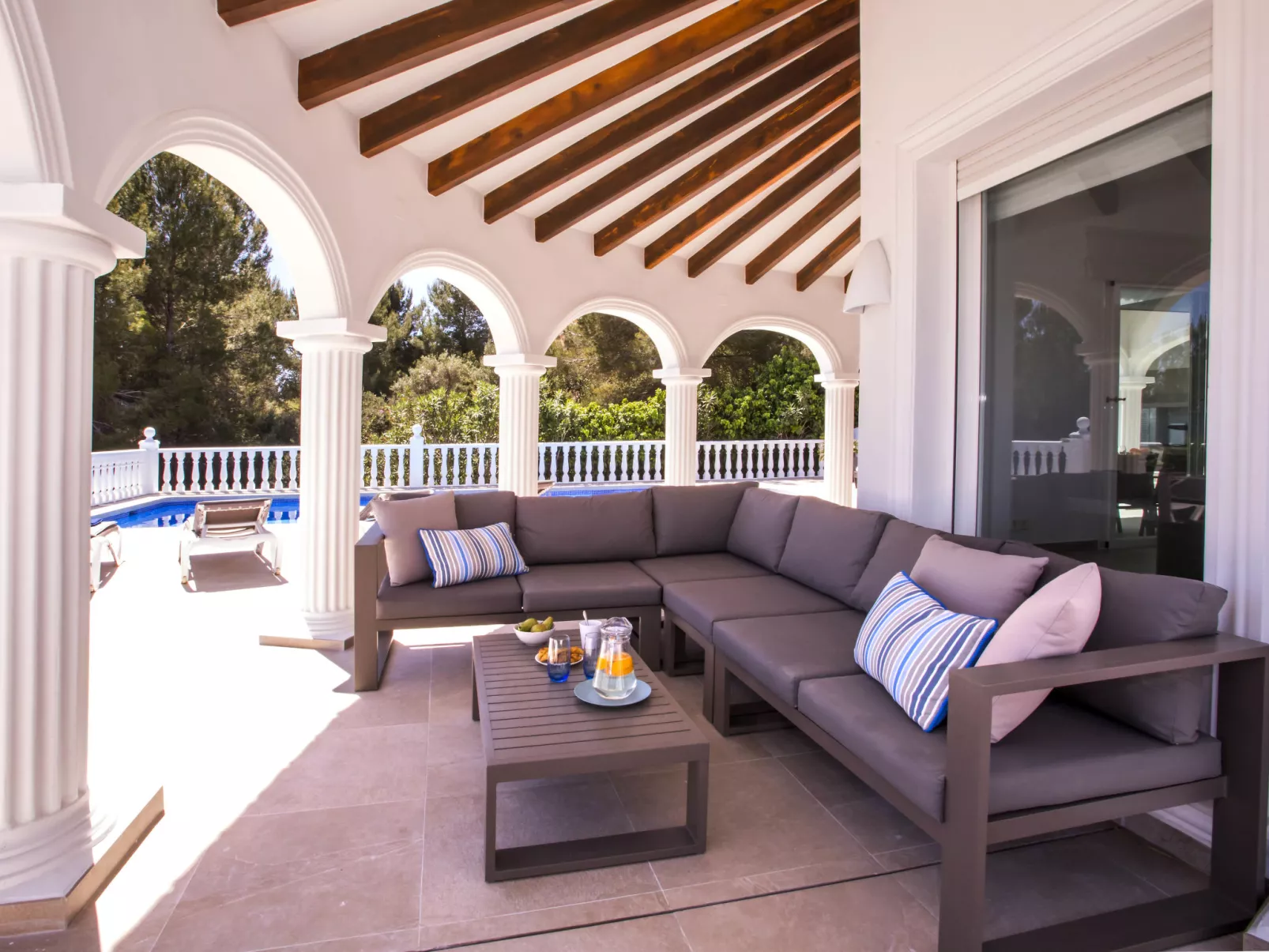 Villa Alta Vista-Inside