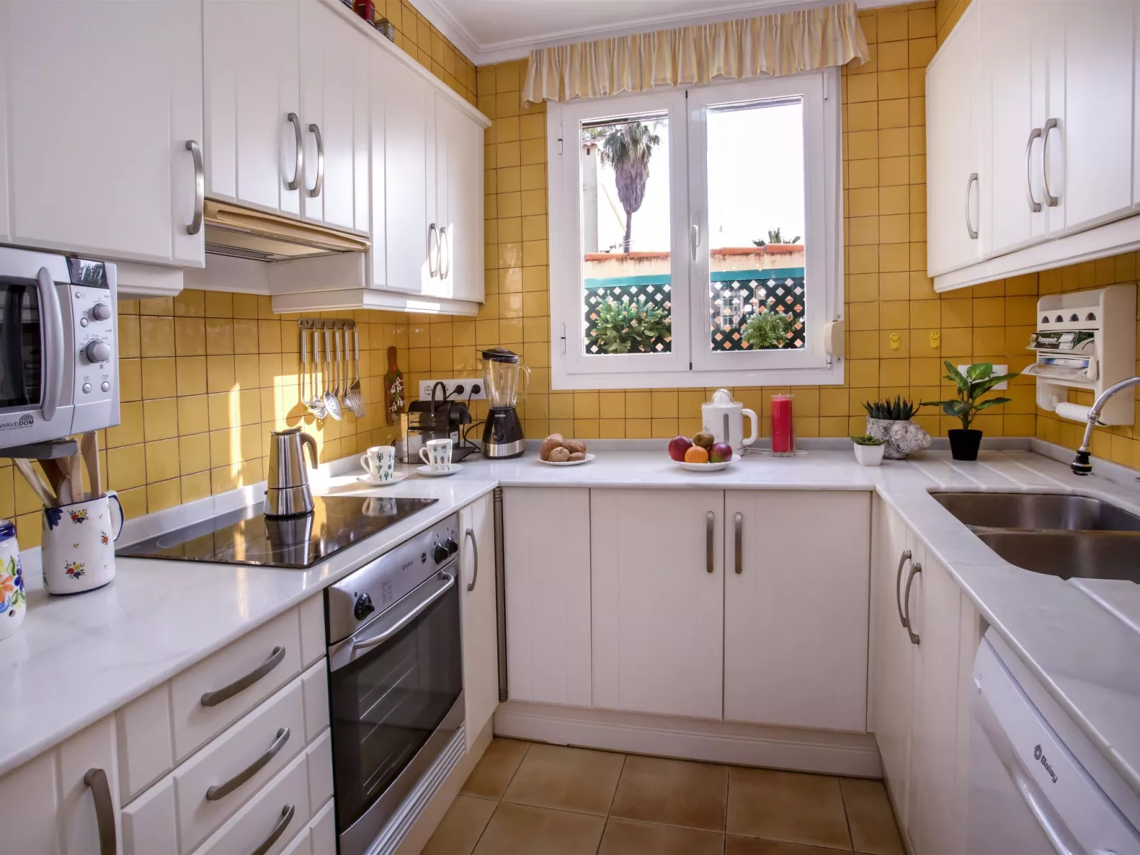 Casa Larauri Oliva Nova-Inside
