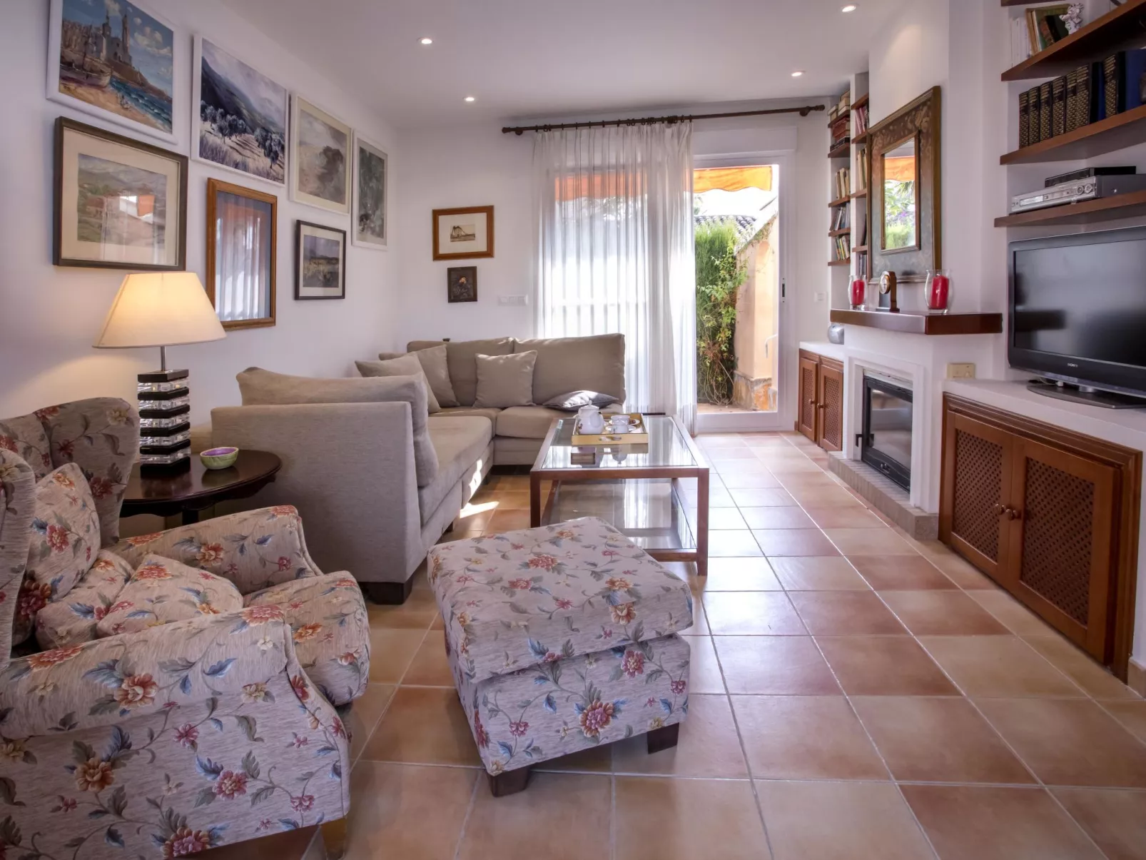 Casa Larauri Oliva Nova-Inside