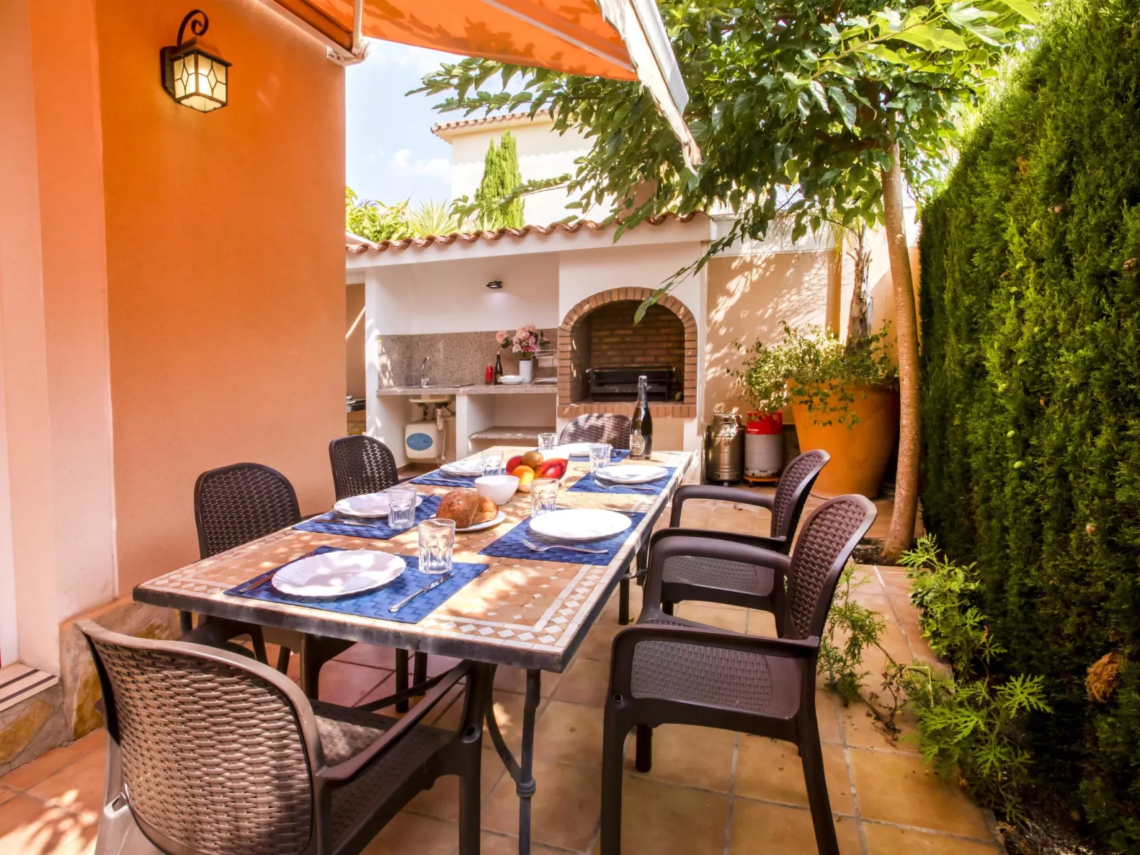 Casa Larauri Oliva Nova-Inside