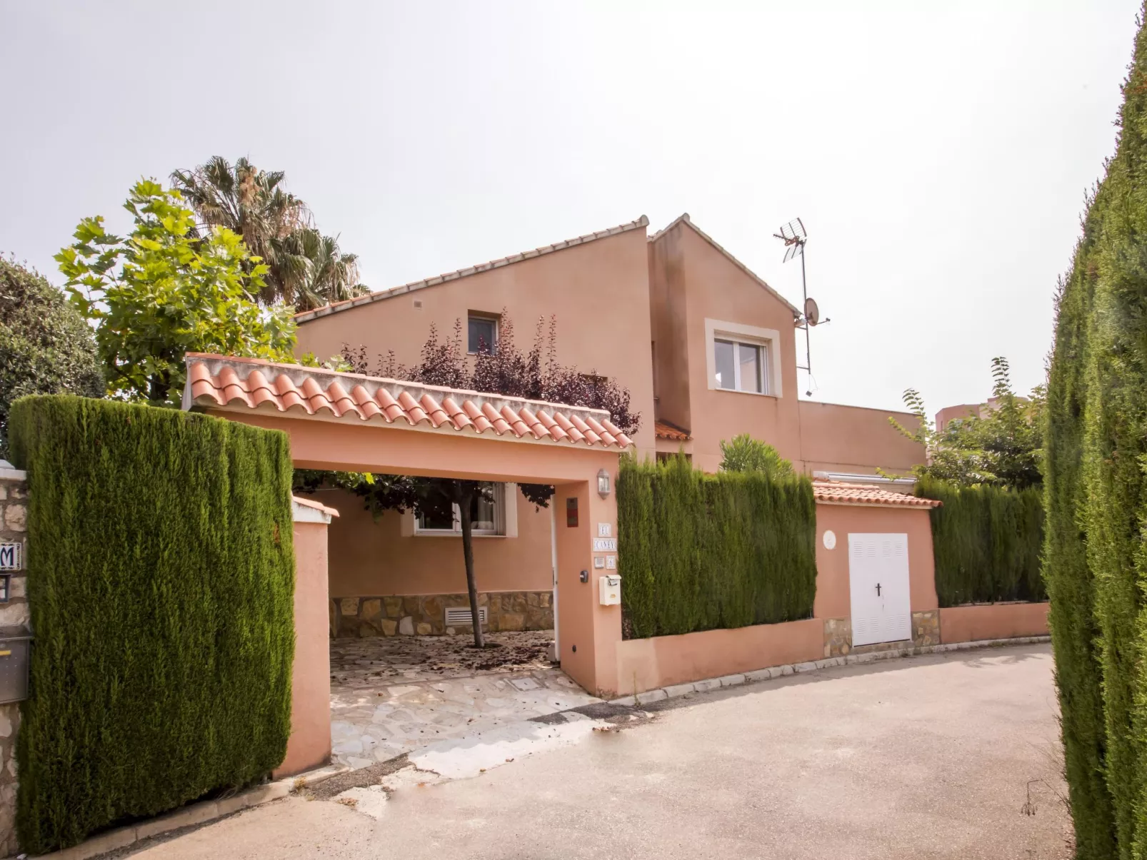 Casa Larauri Oliva Nova-Outside