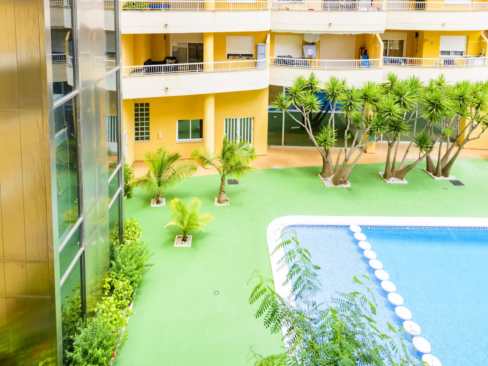 Miralmar-Outside