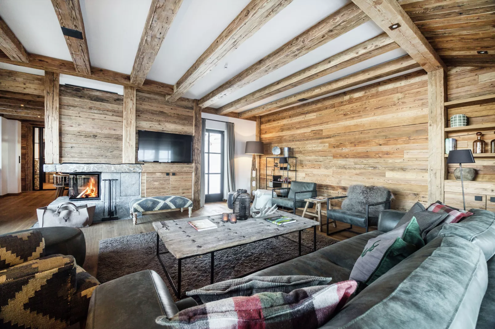 Chalet Lodge of Joy-Living room