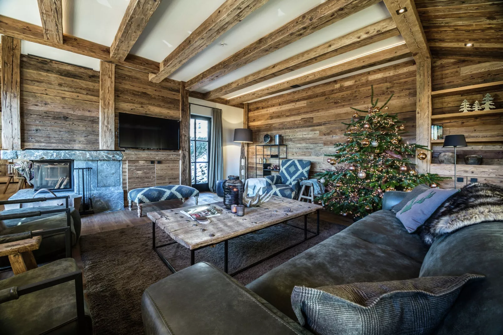 Chalet Lodge of Joy-Living room