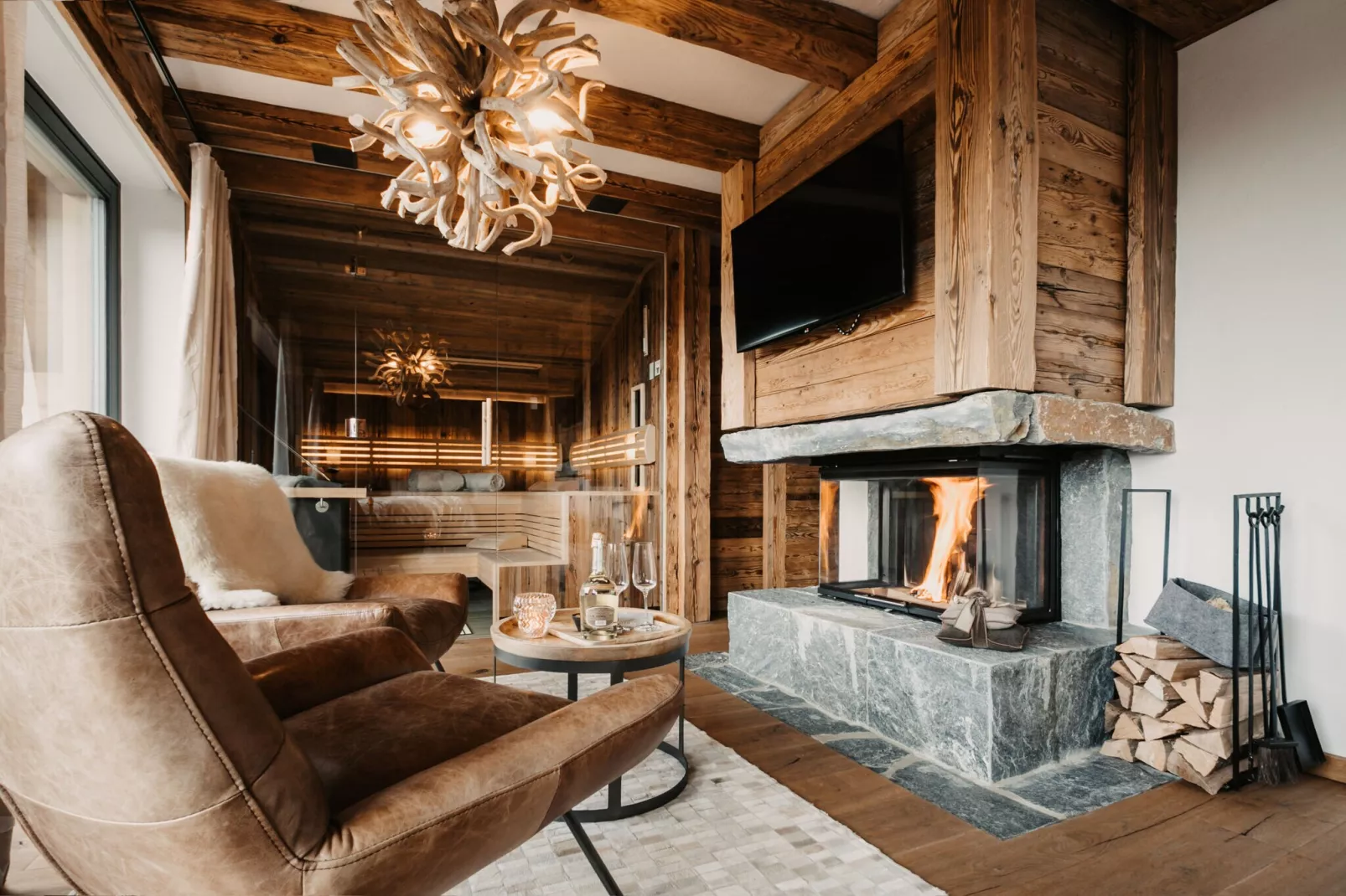 Chalet Lodge of Joy-Living room