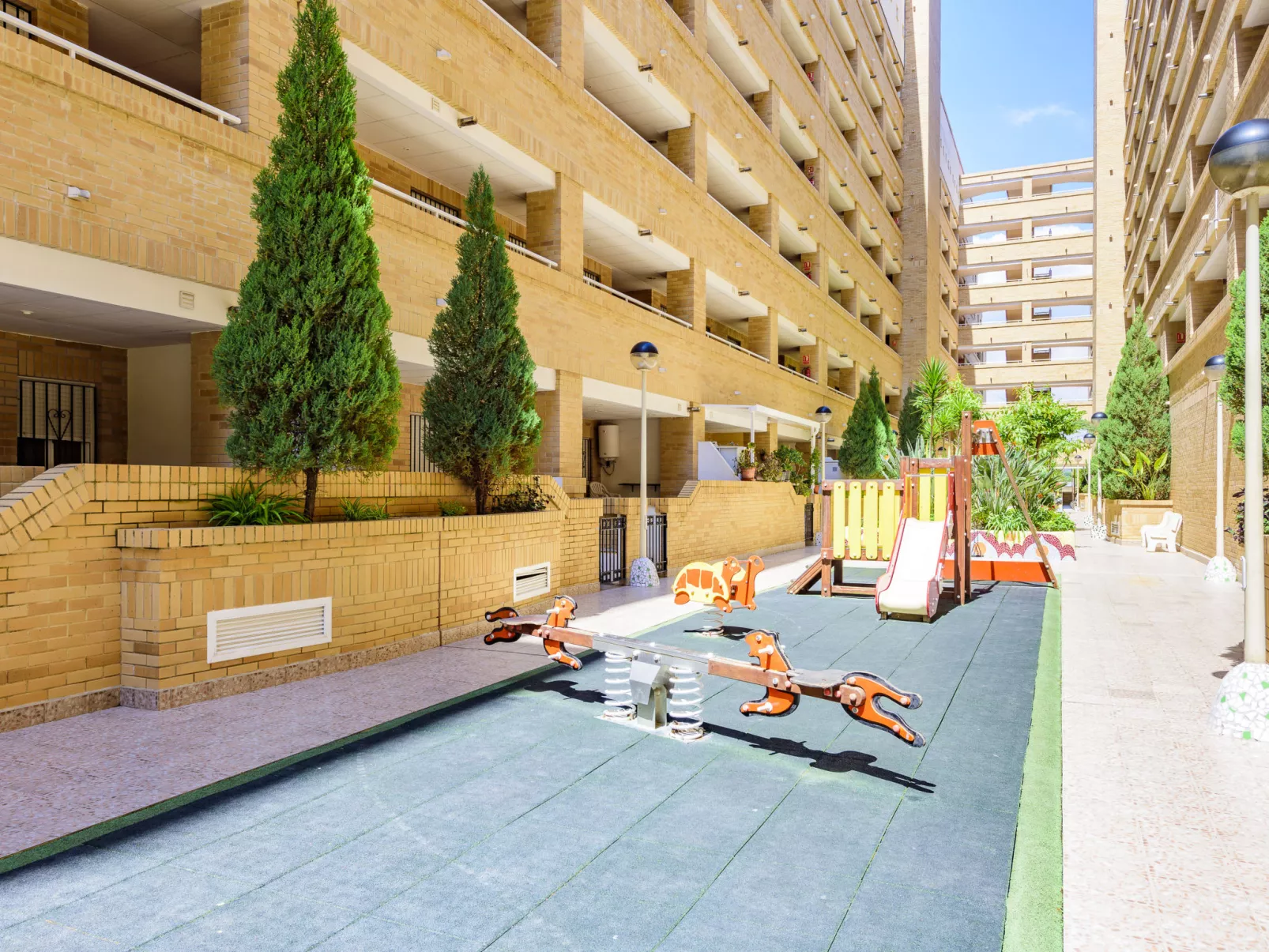 Costa Azahar II-Outside