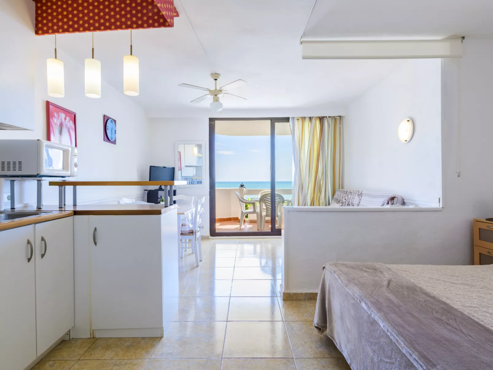 Eurhostal - Seaview-Drinnen