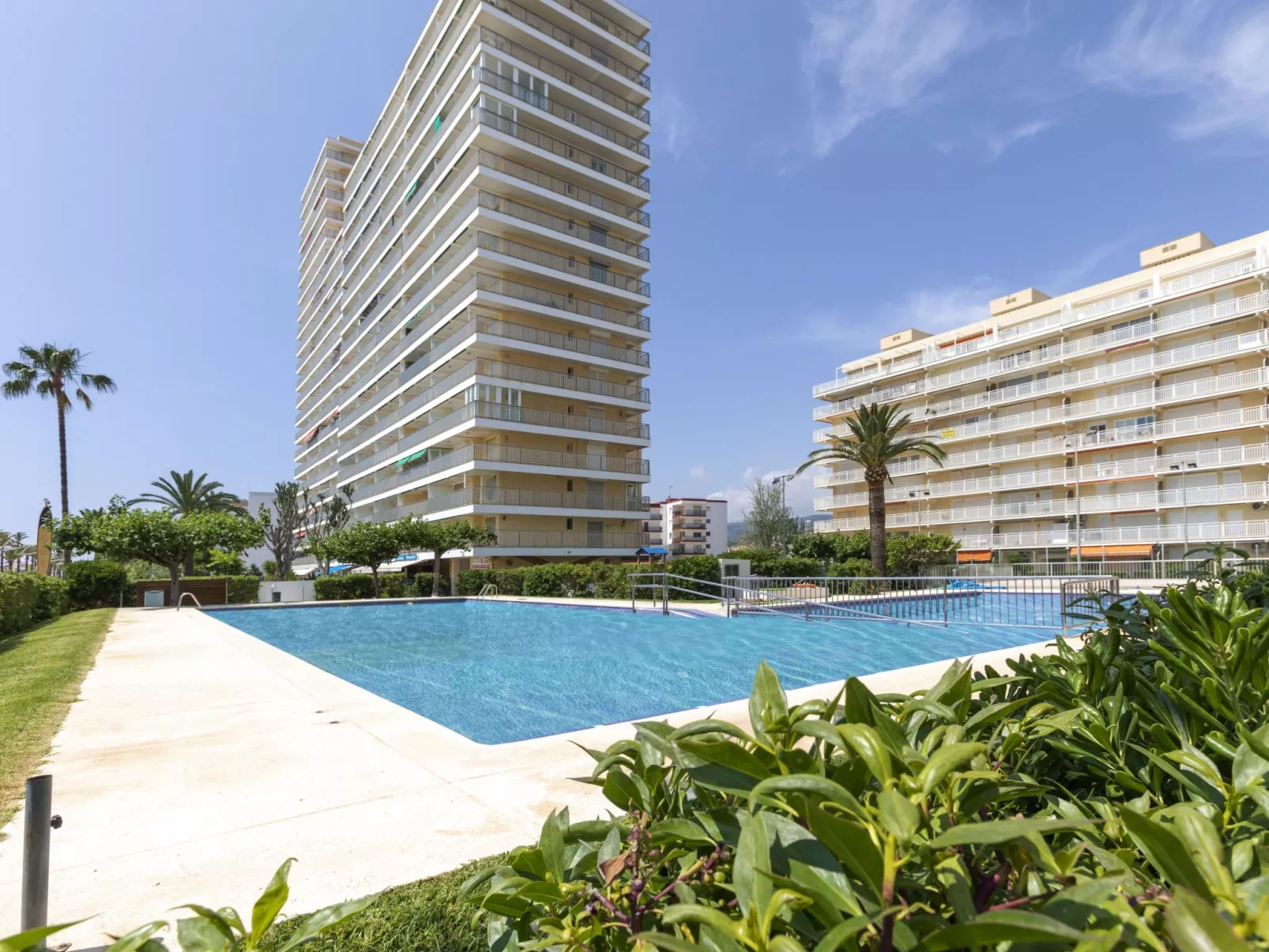 Torre Hirta-Outside