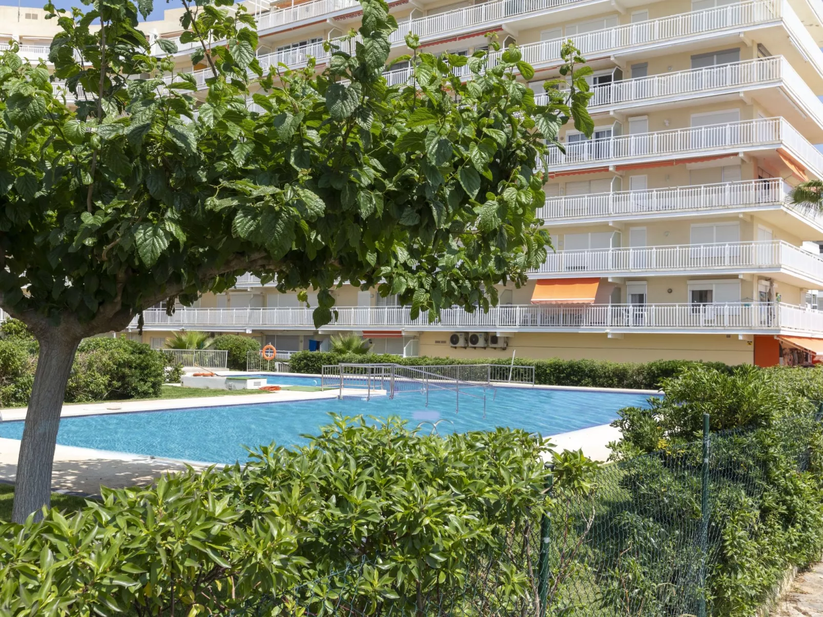 Torre Hirta-Outside