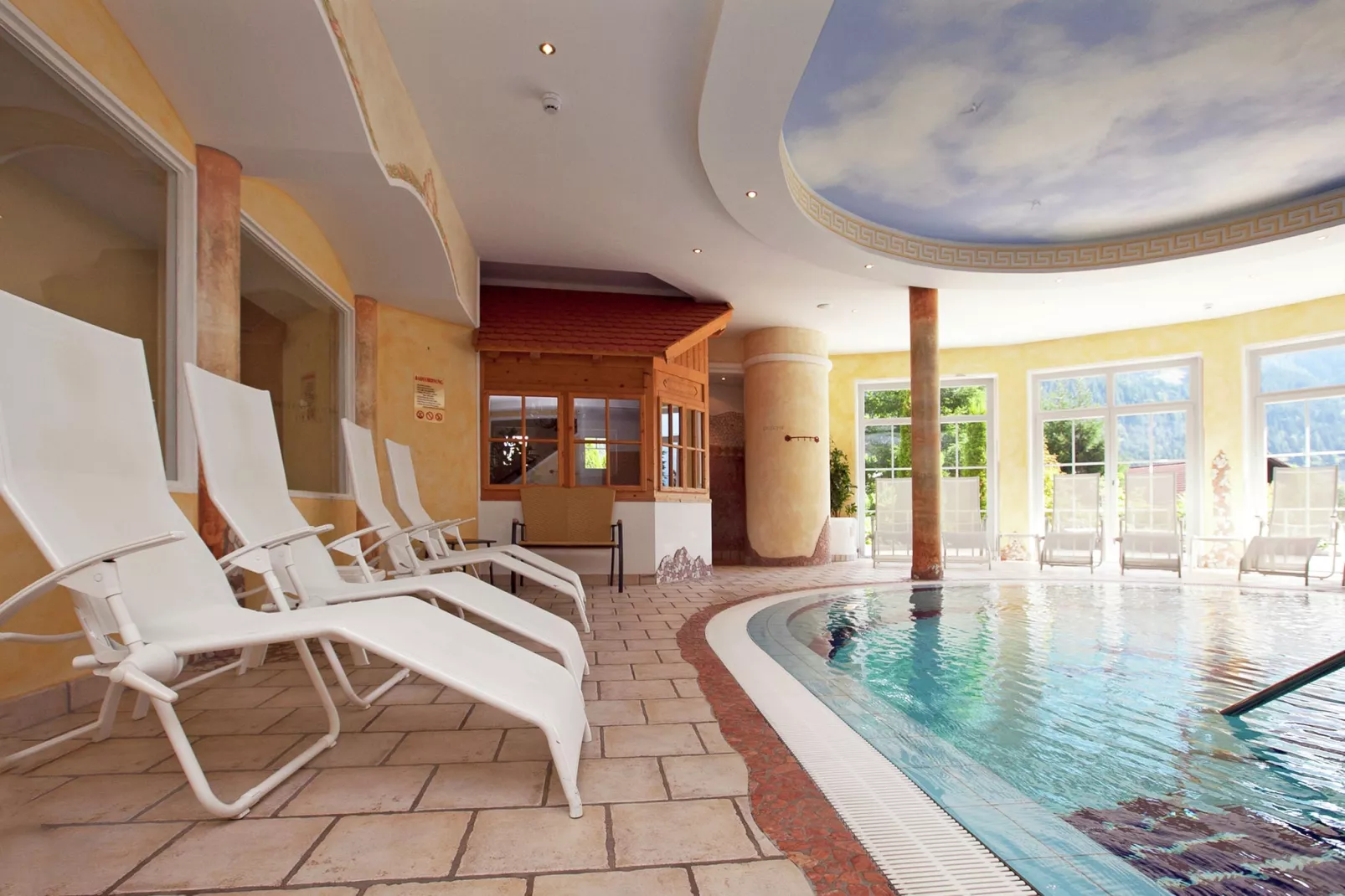 Wellness-Aparthotel-Kleinarl-Schwimmbad