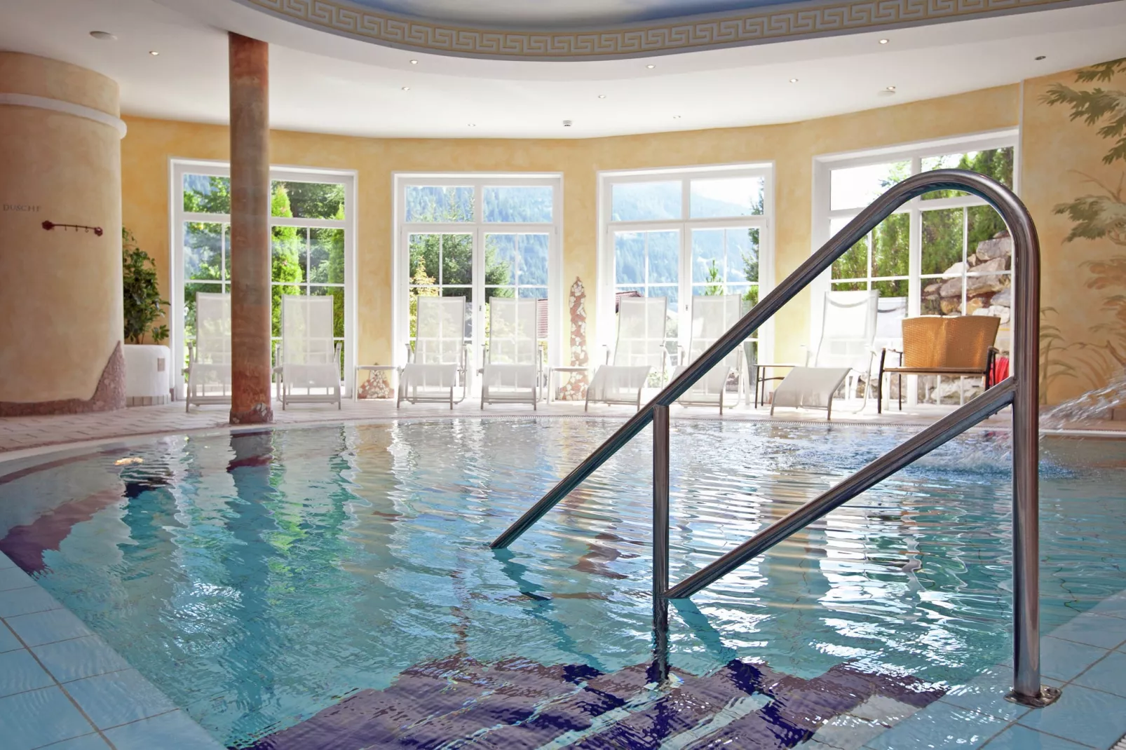 Wellness-Aparthotel-Kleinarl-Schwimmbad