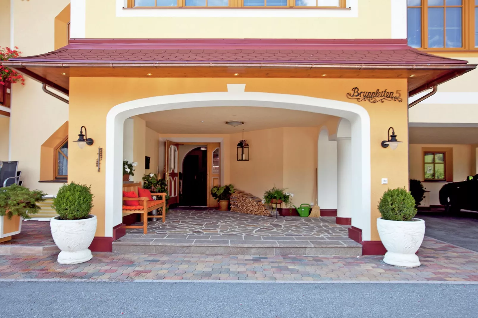 Wellness-Aparthotel-Kleinarl-Empfangshalle