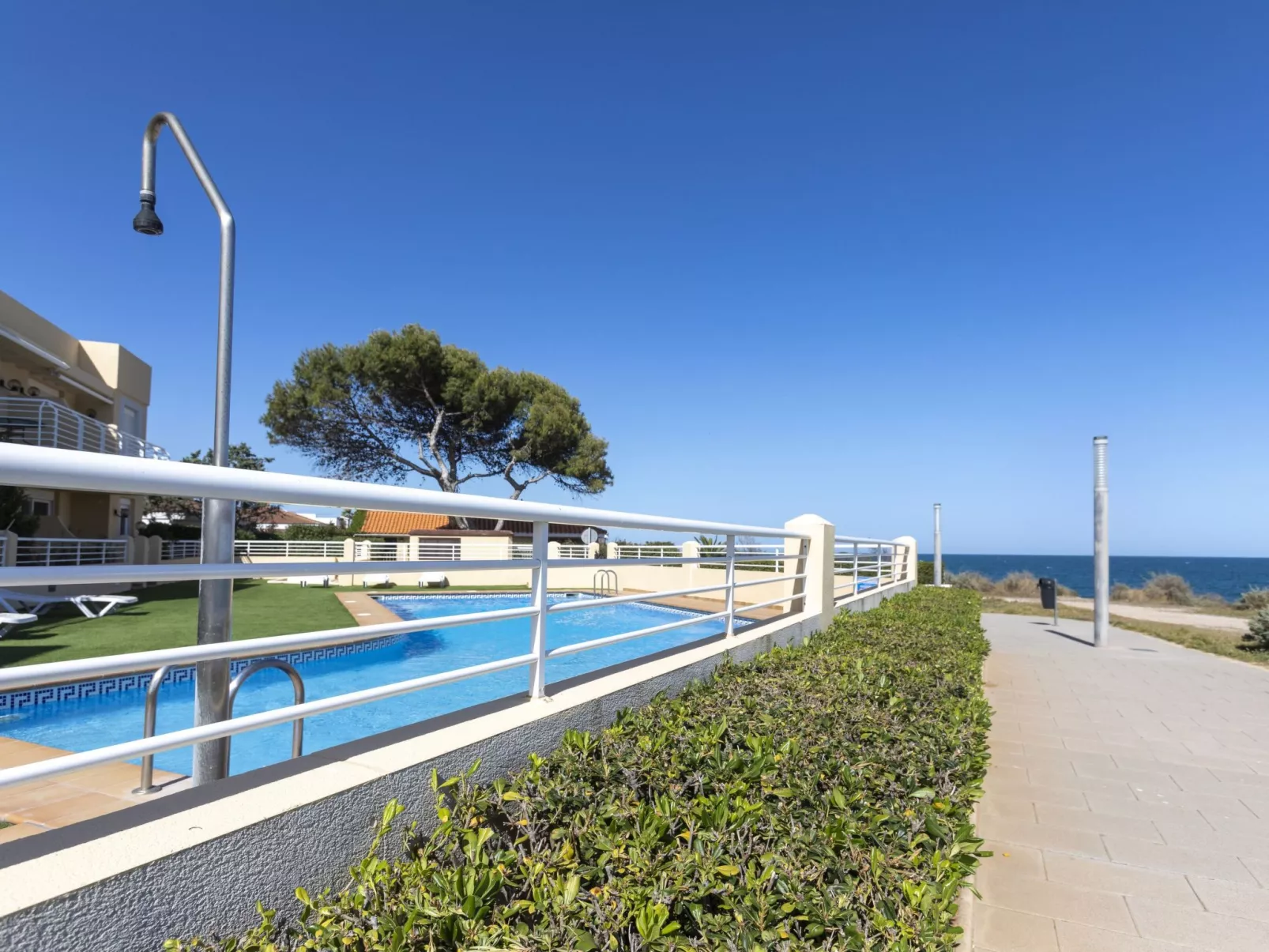 Cala Lidia-Outside