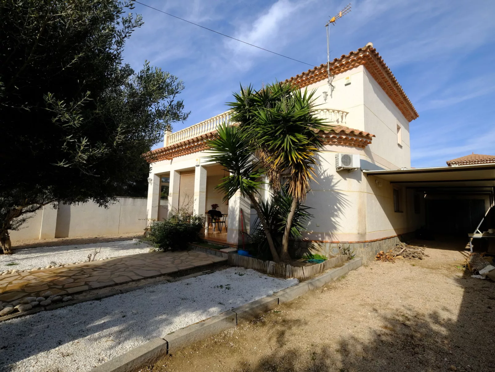 Villa Maria-Outside