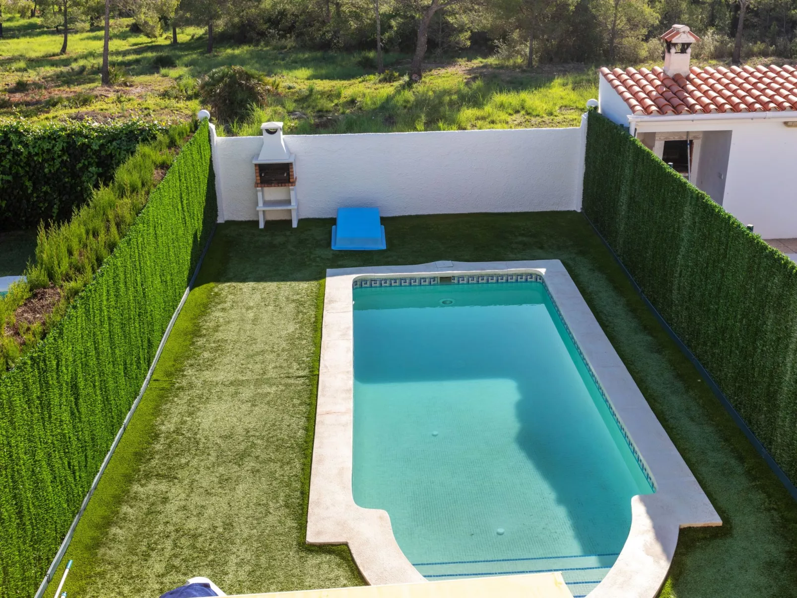 Montalt IX-Outside