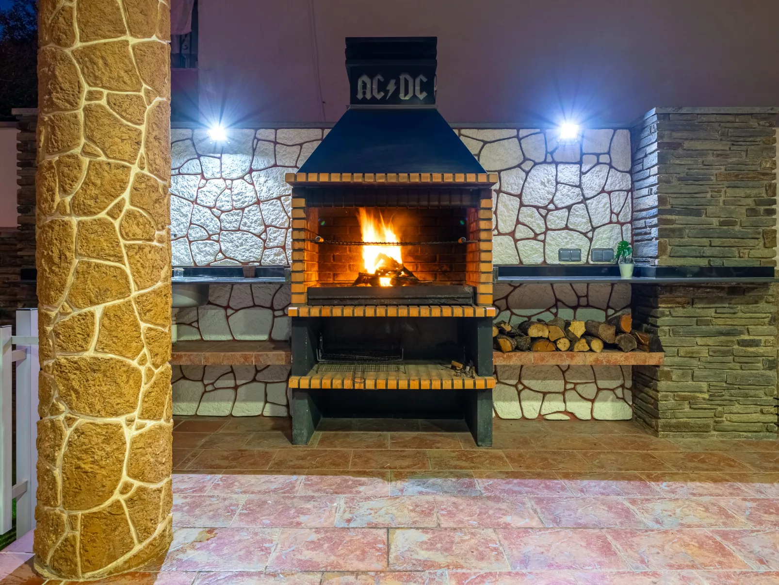 Villa Luxury Rock Tirri-Outside