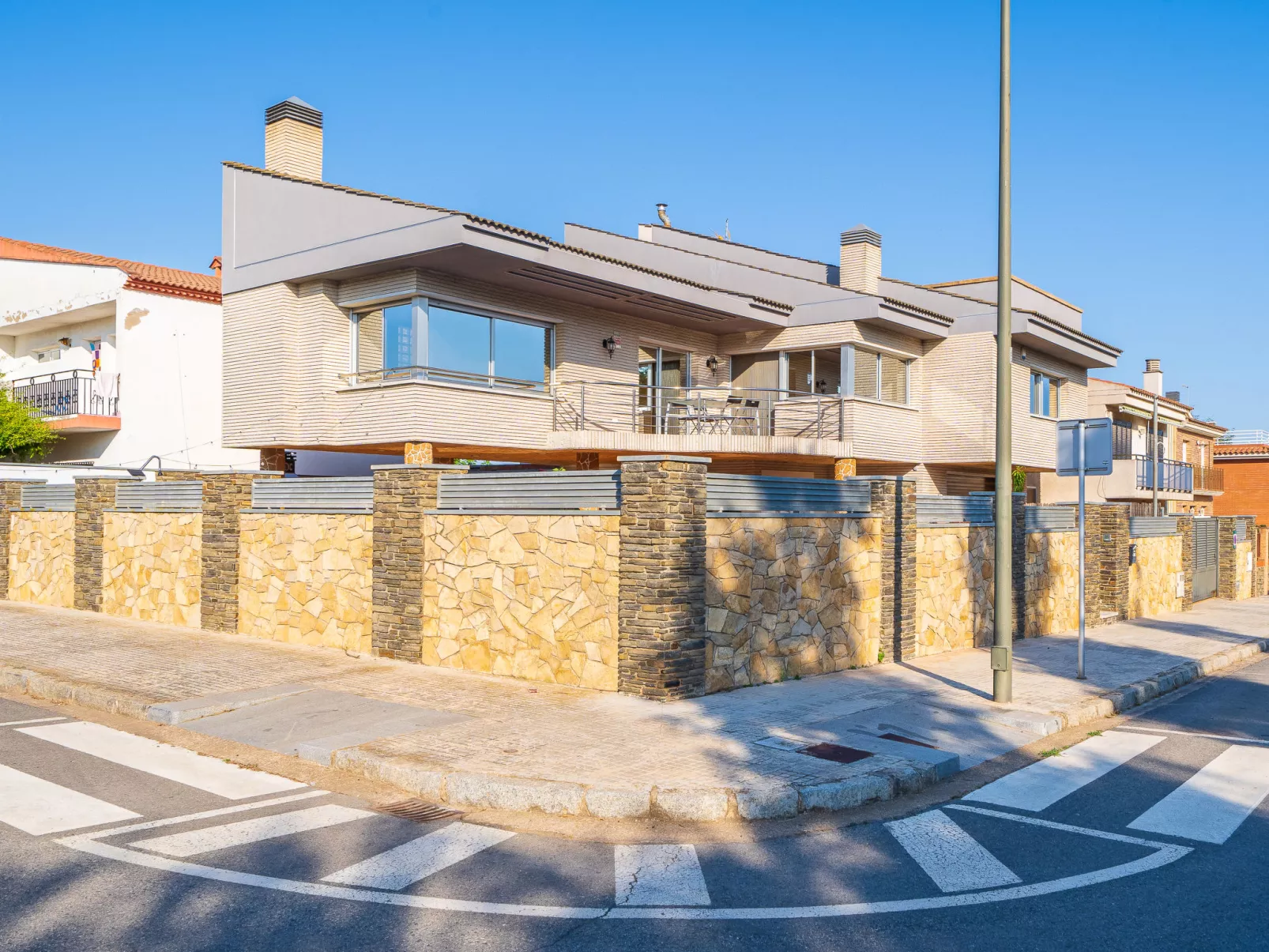 Villa Luxury Rock Tirri-Outside