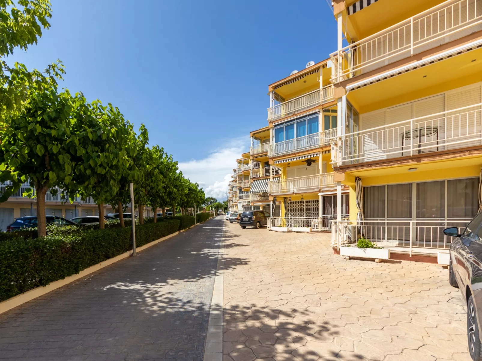 Antinea I-Outside