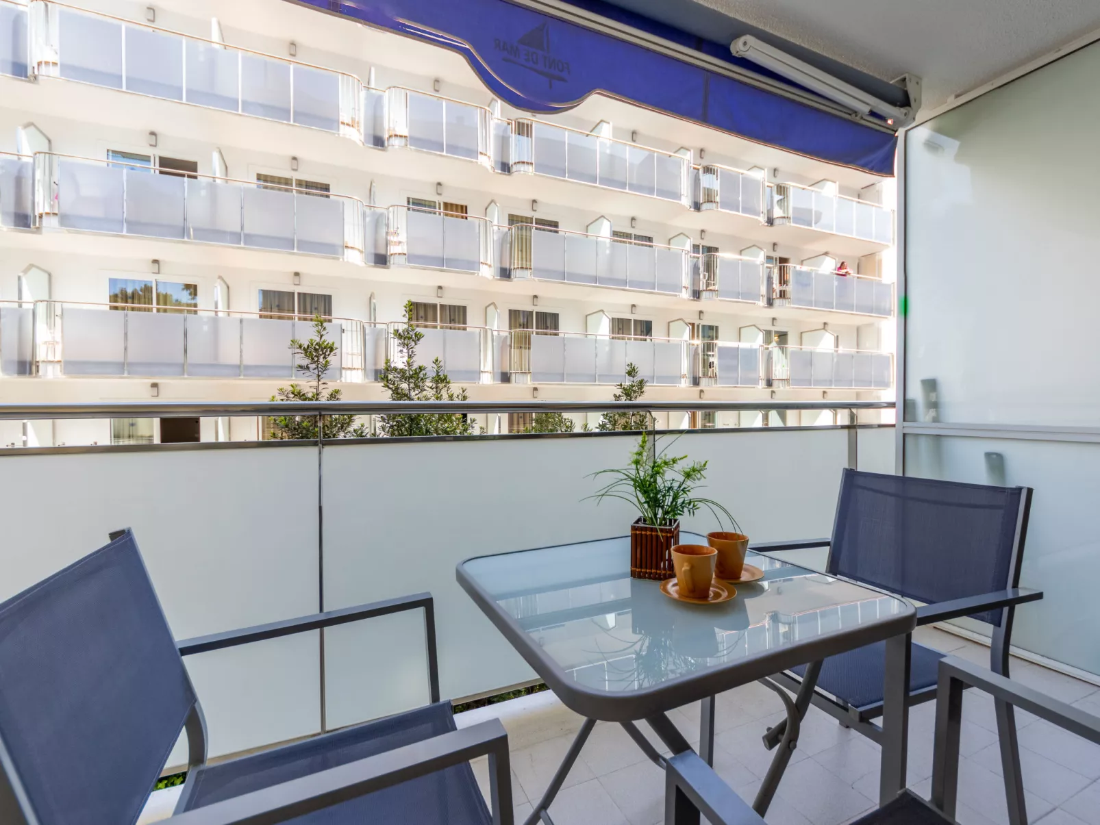 Calafont-Inside