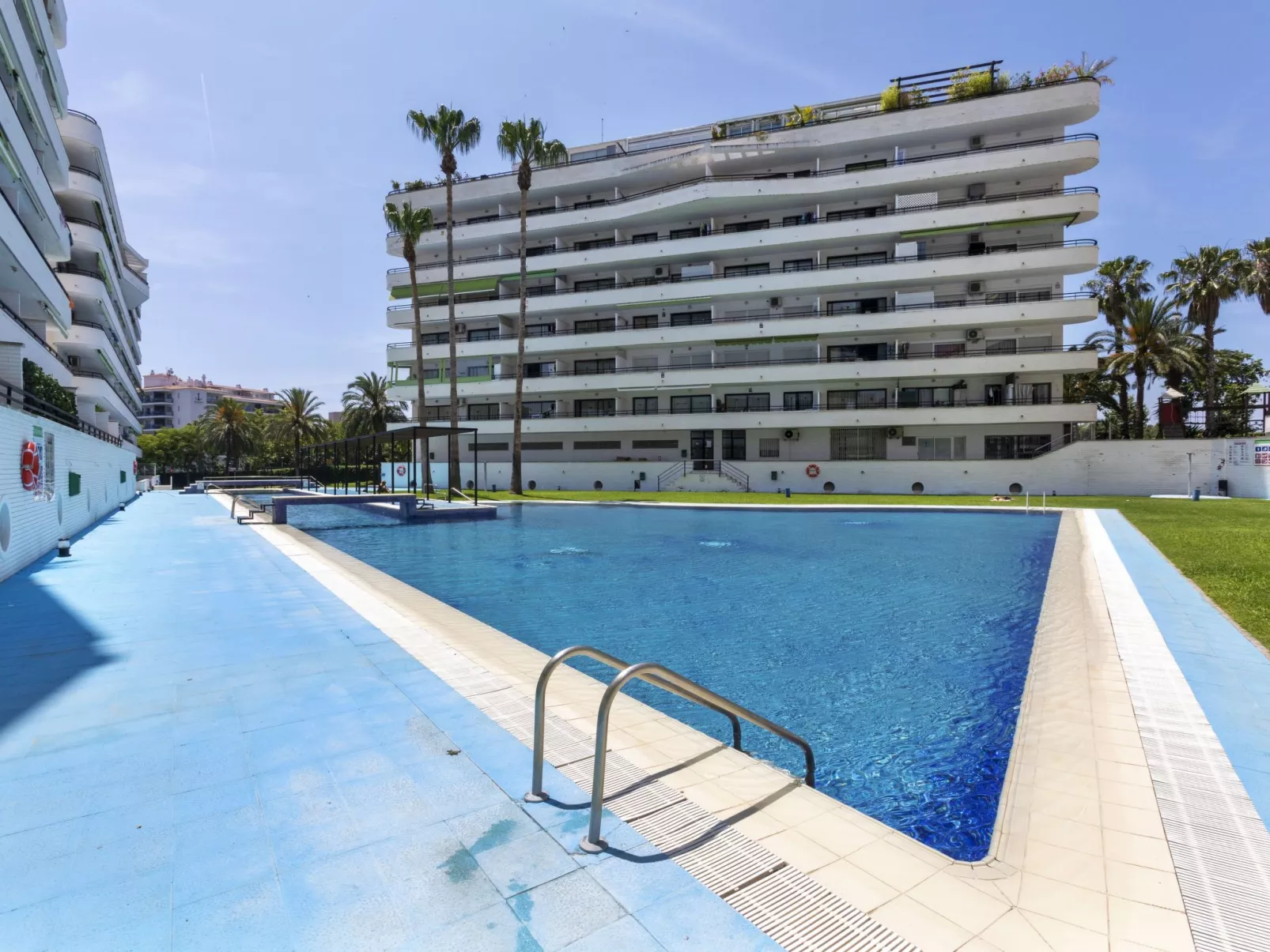 Riviera Park J 22 - Outside