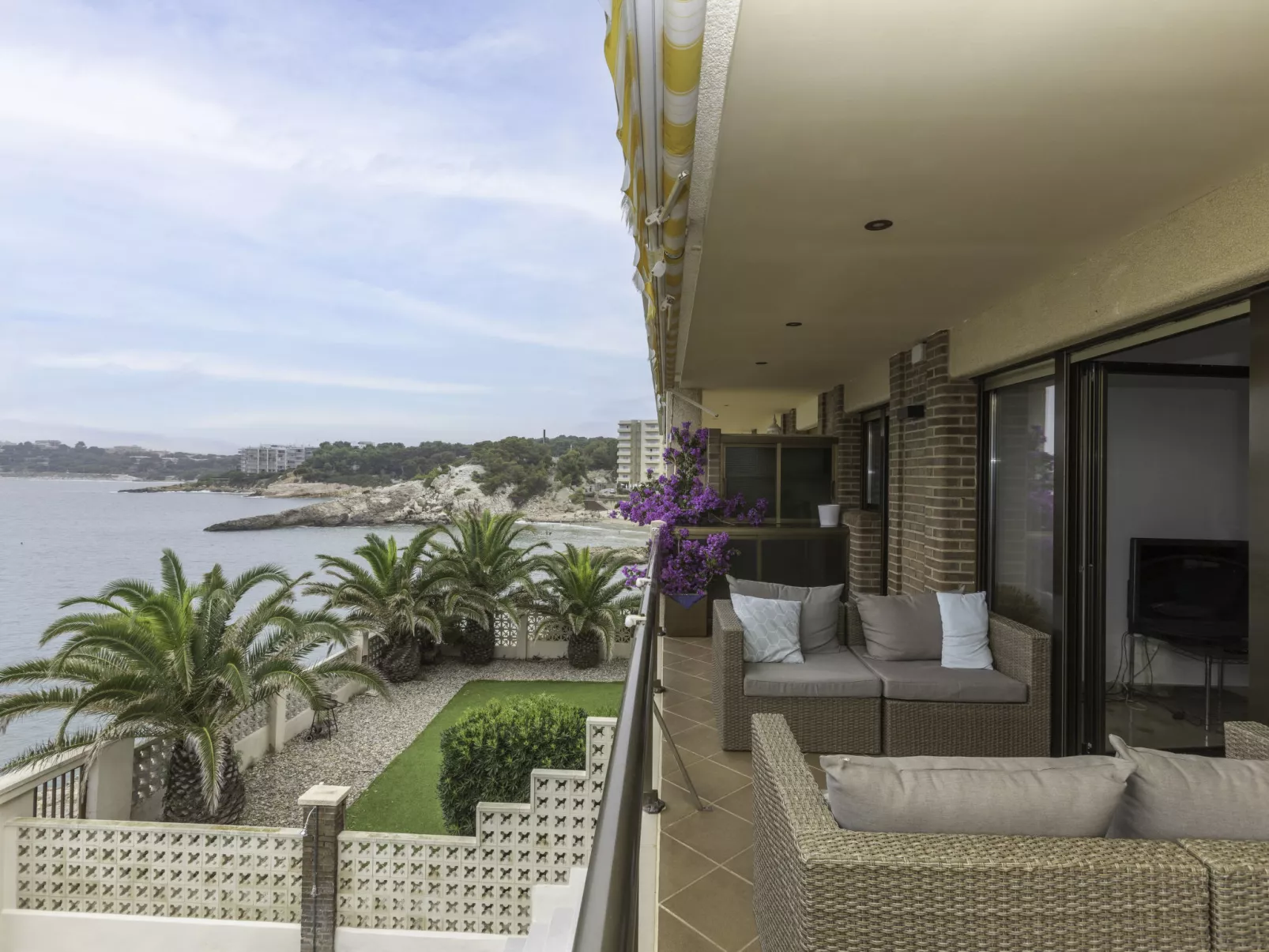 Cala d'Or-Outside