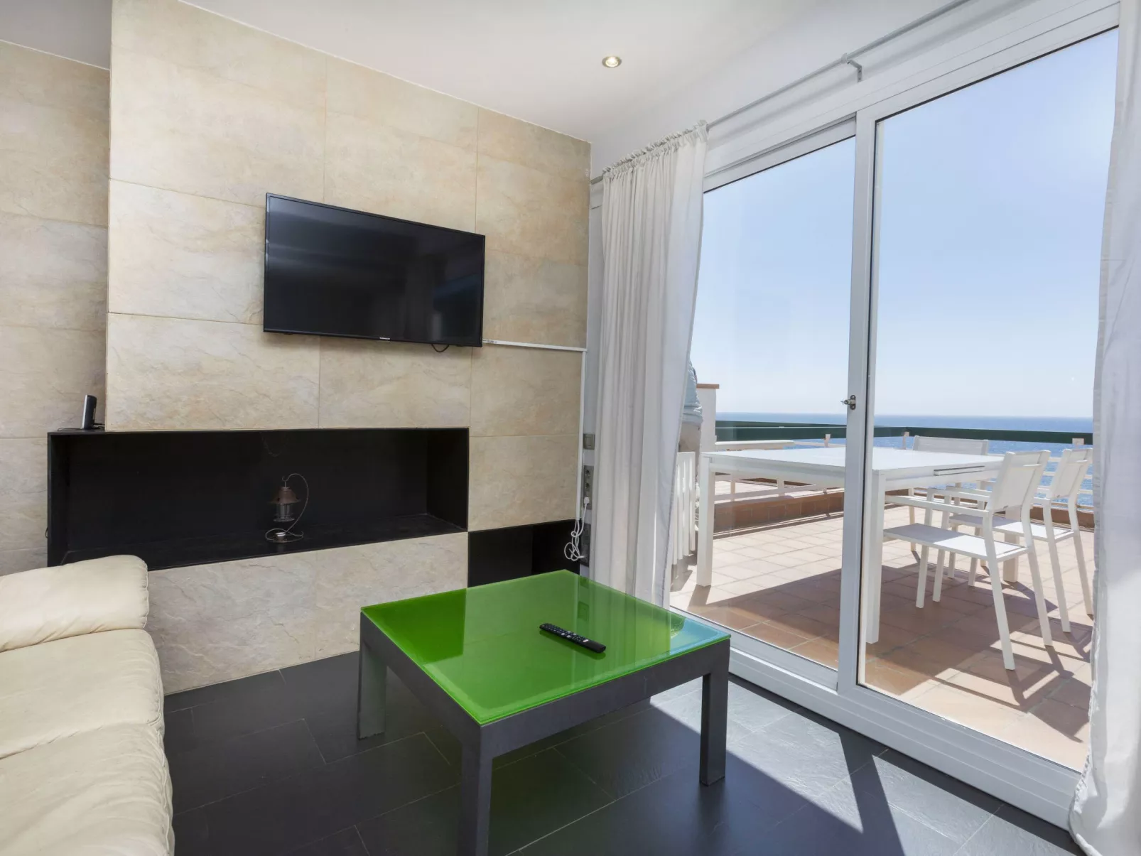 Punta Aromir-Inside