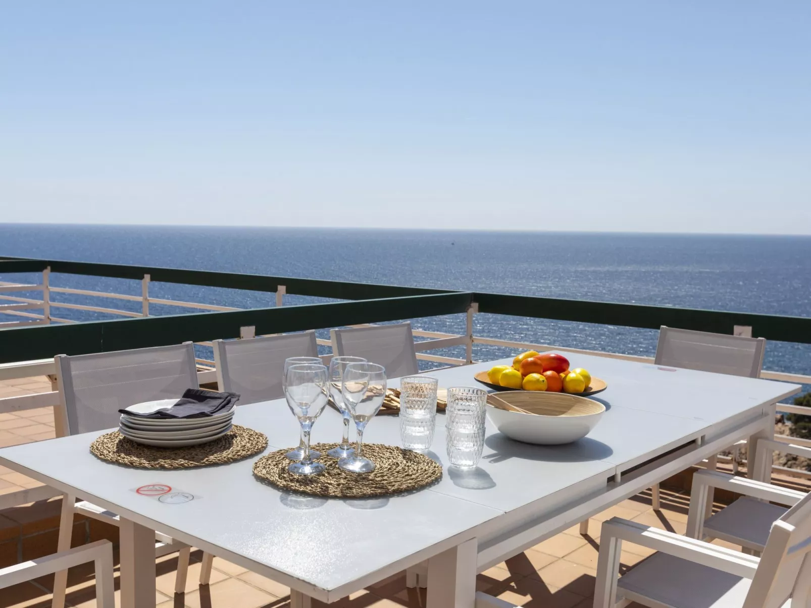 Punta Aromir-Outside