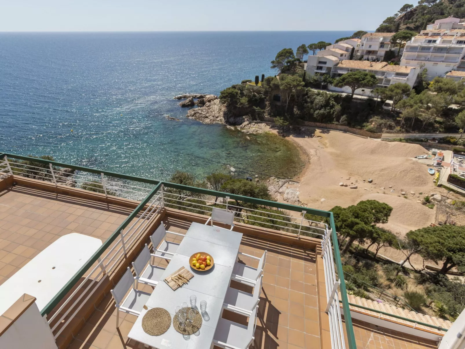 Punta Aromir-Outside