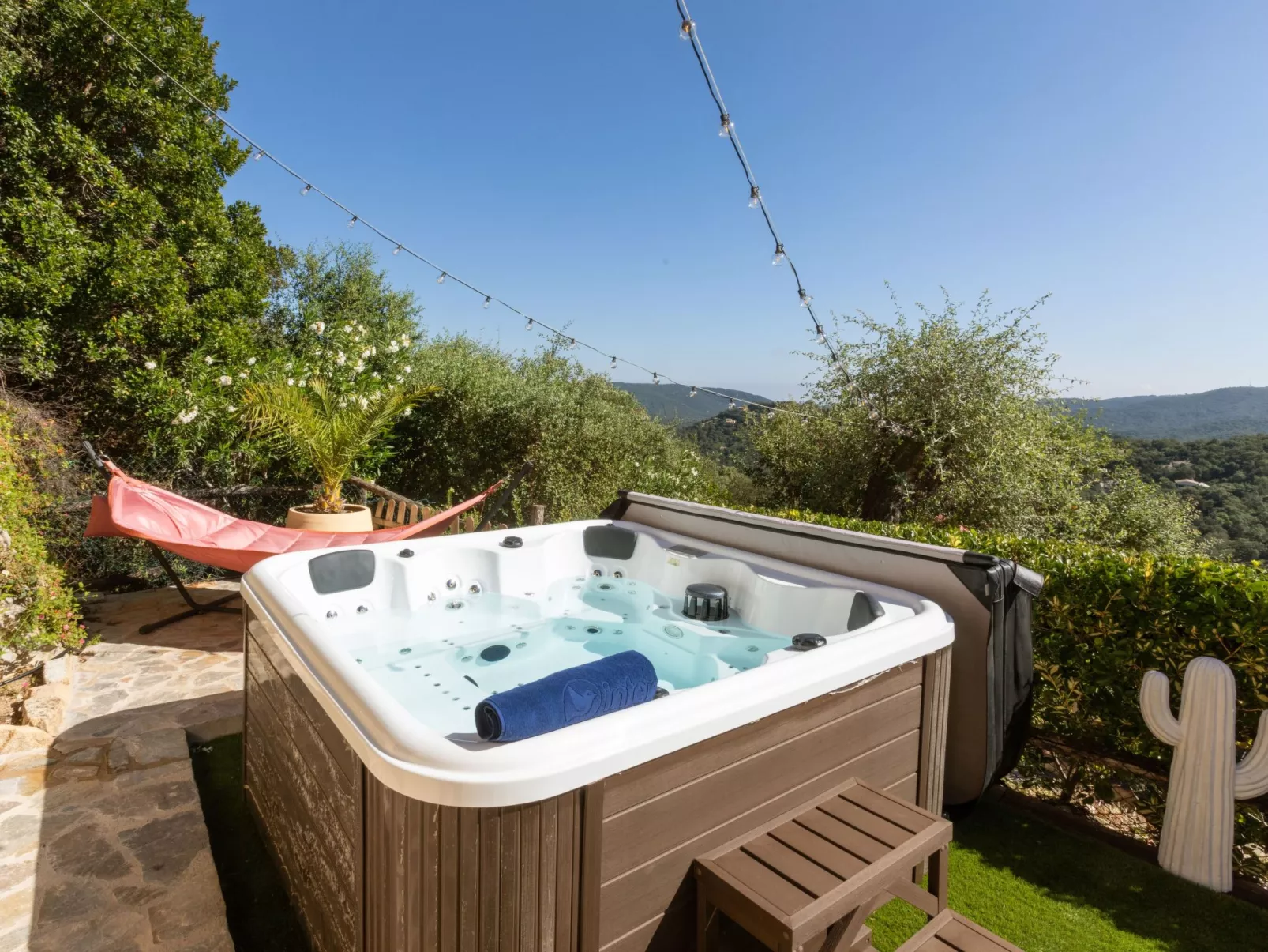Vall Repos-Outside