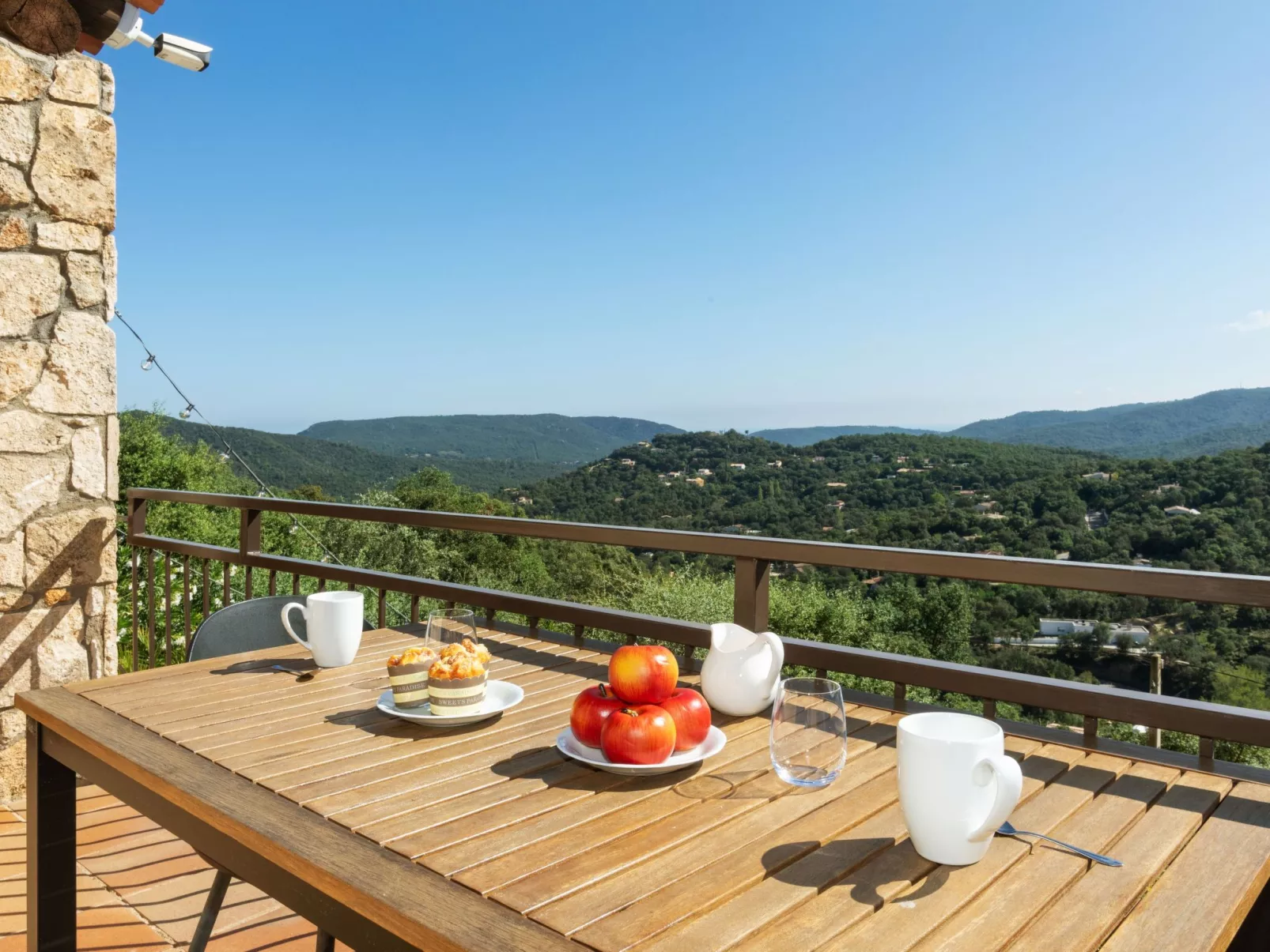 Vall Repos-Outside