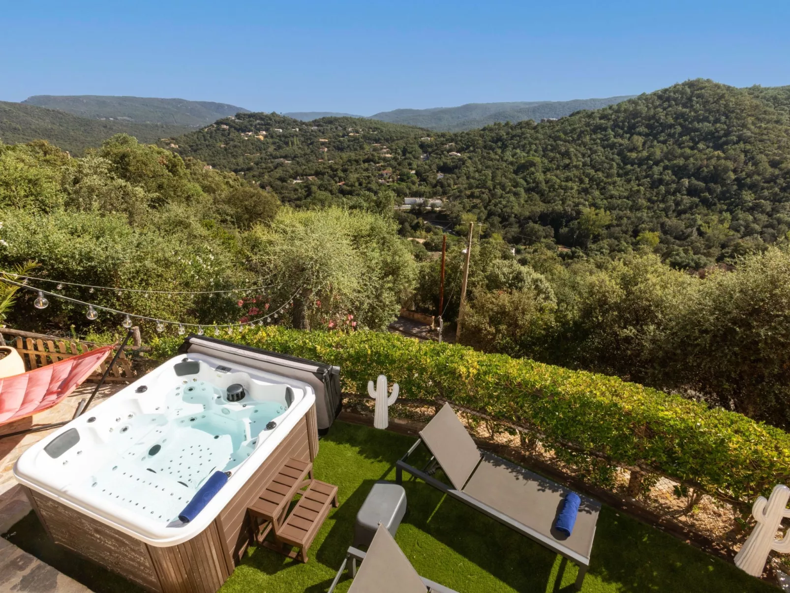 Vall Repos-Outside