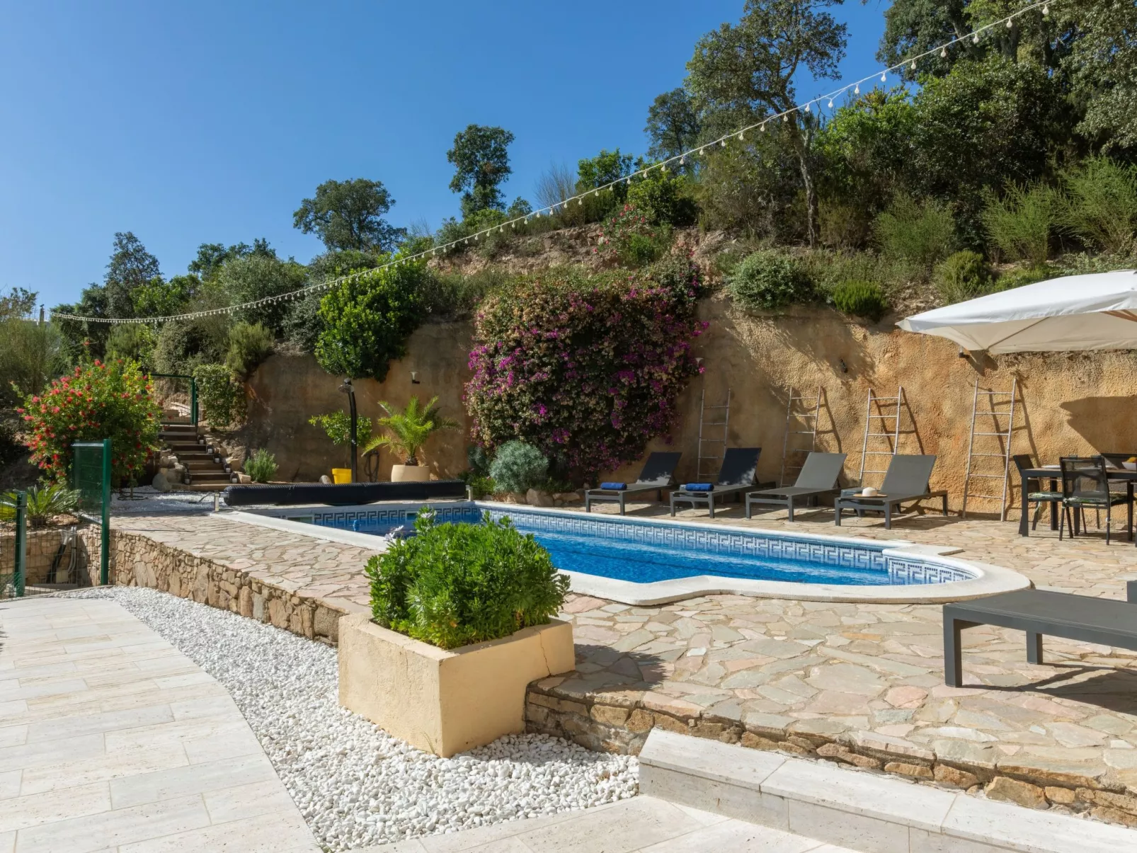 Vall Repos-Outside