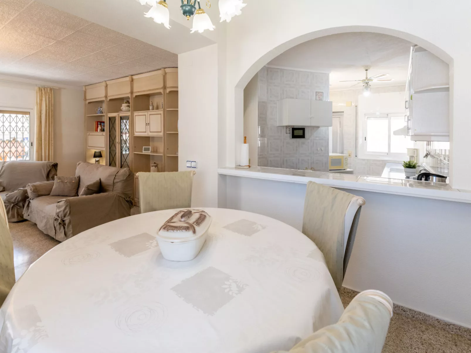 Roanne-Inside