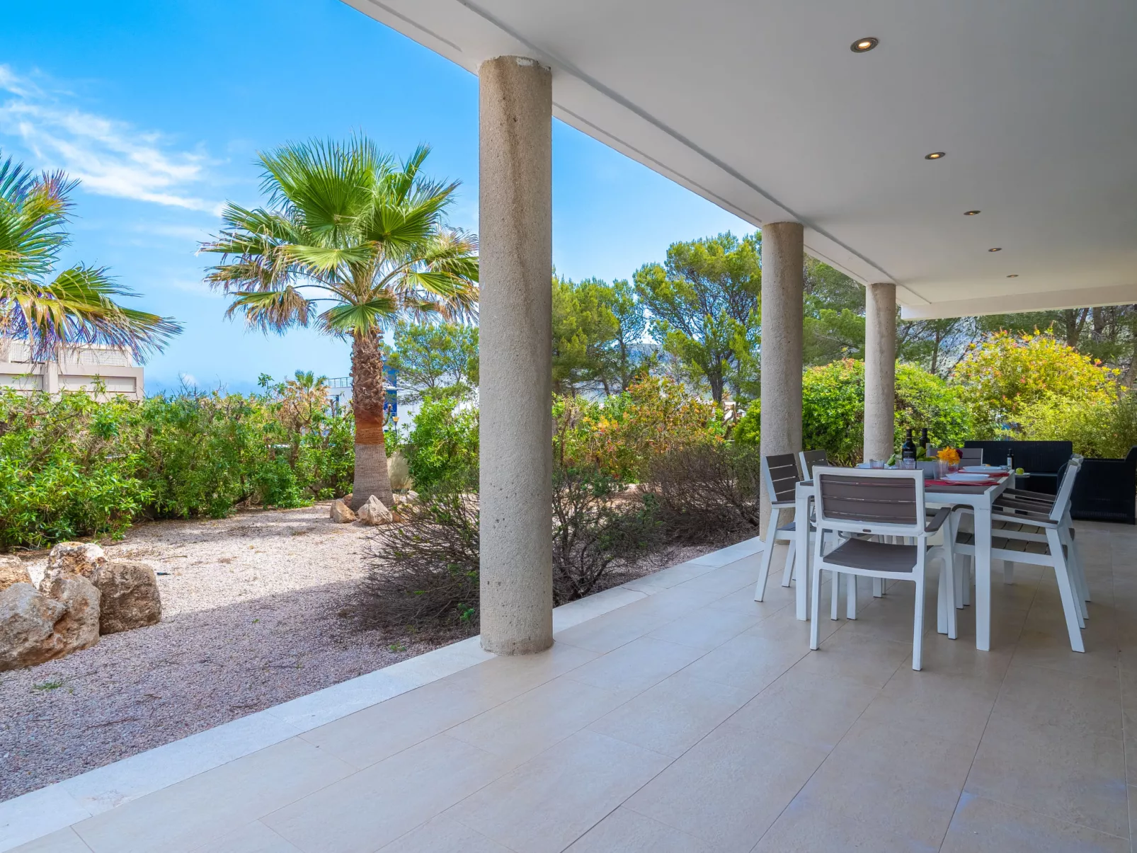 Villa Mut-Outside