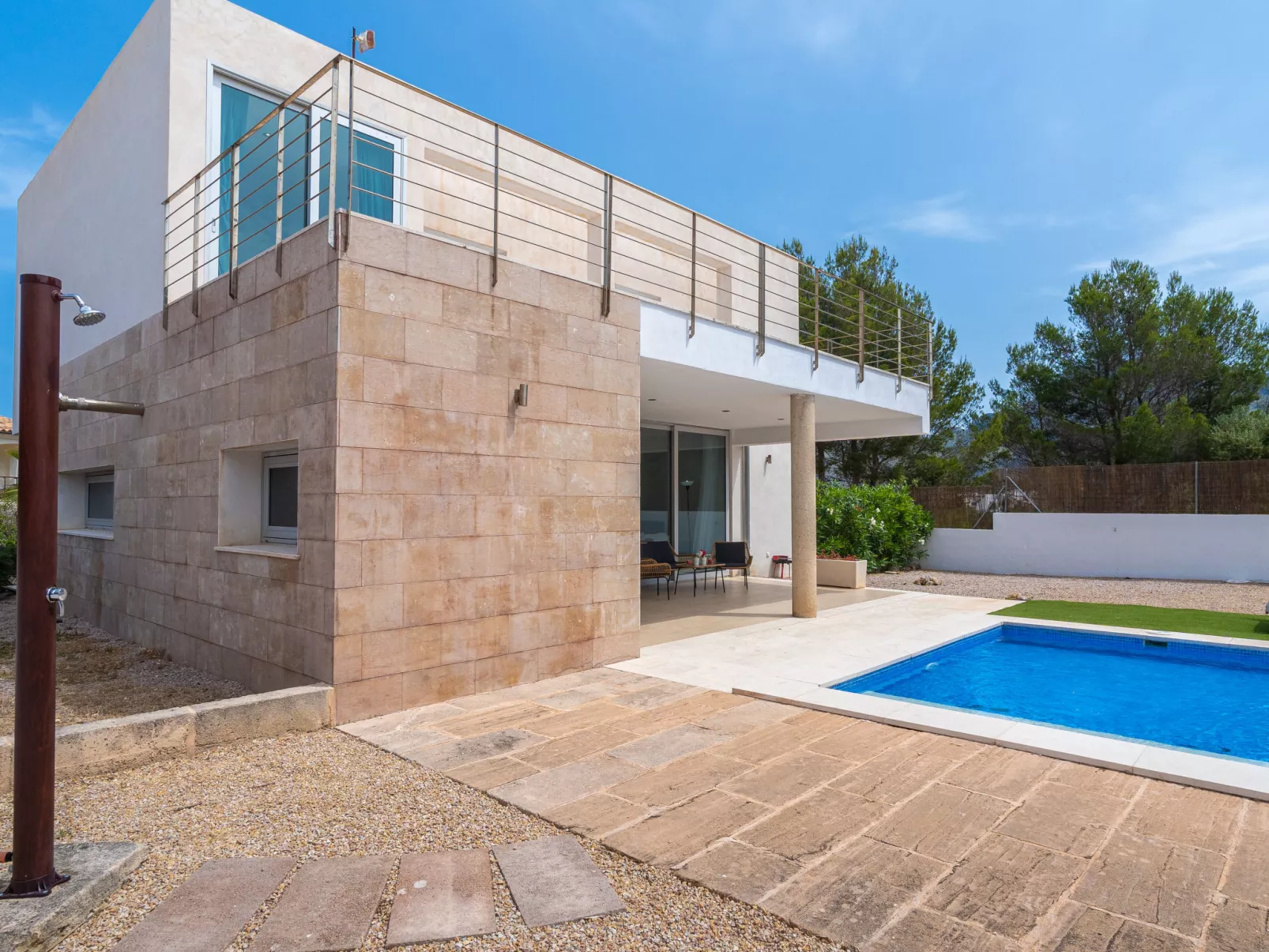Villa Mut-Outside