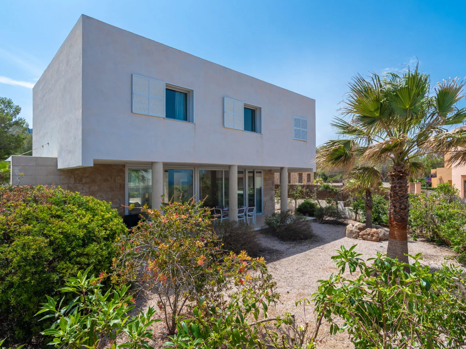 Villa Mut-Outside